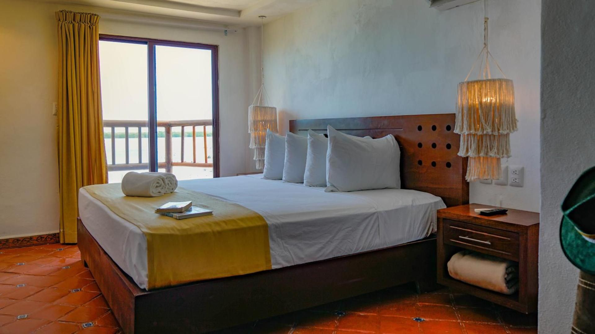 Deluxe Triple Room with Sea View