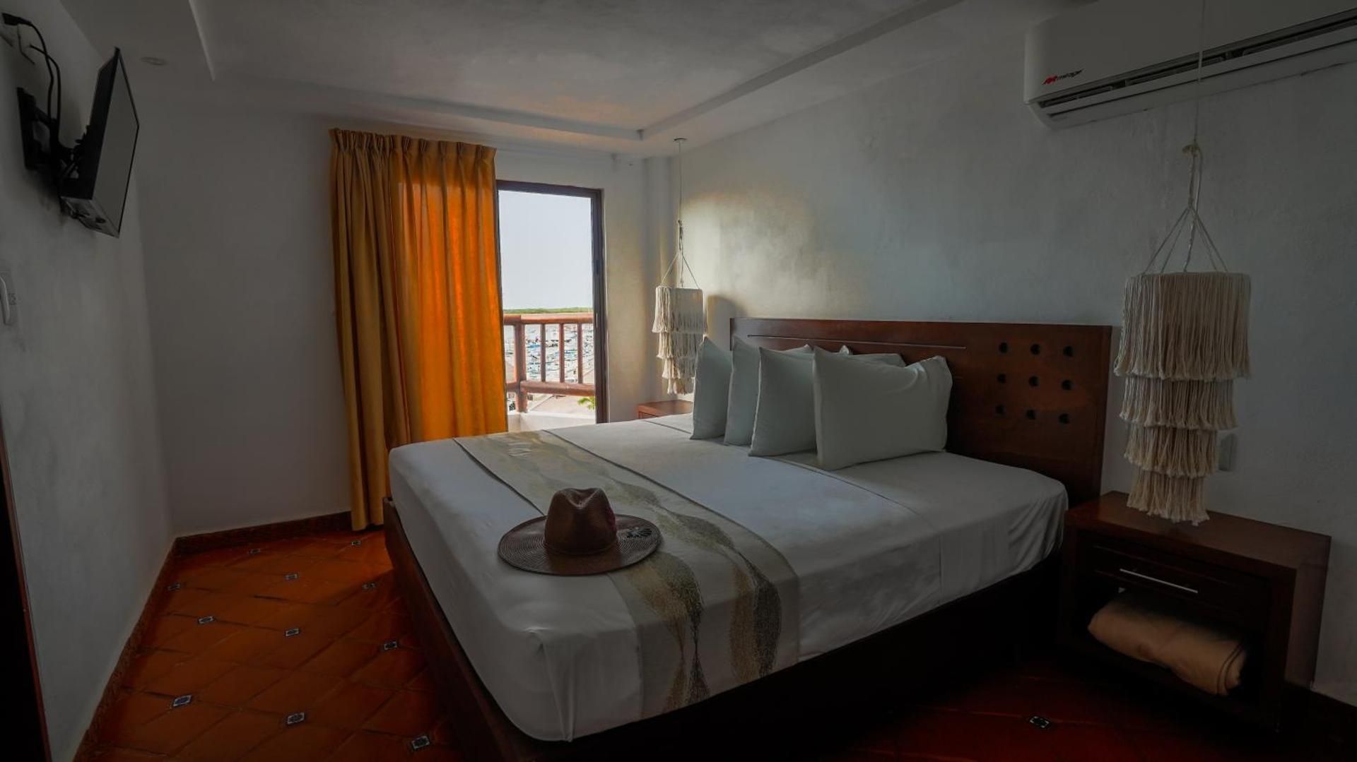 Deluxe Triple Room with Sea View