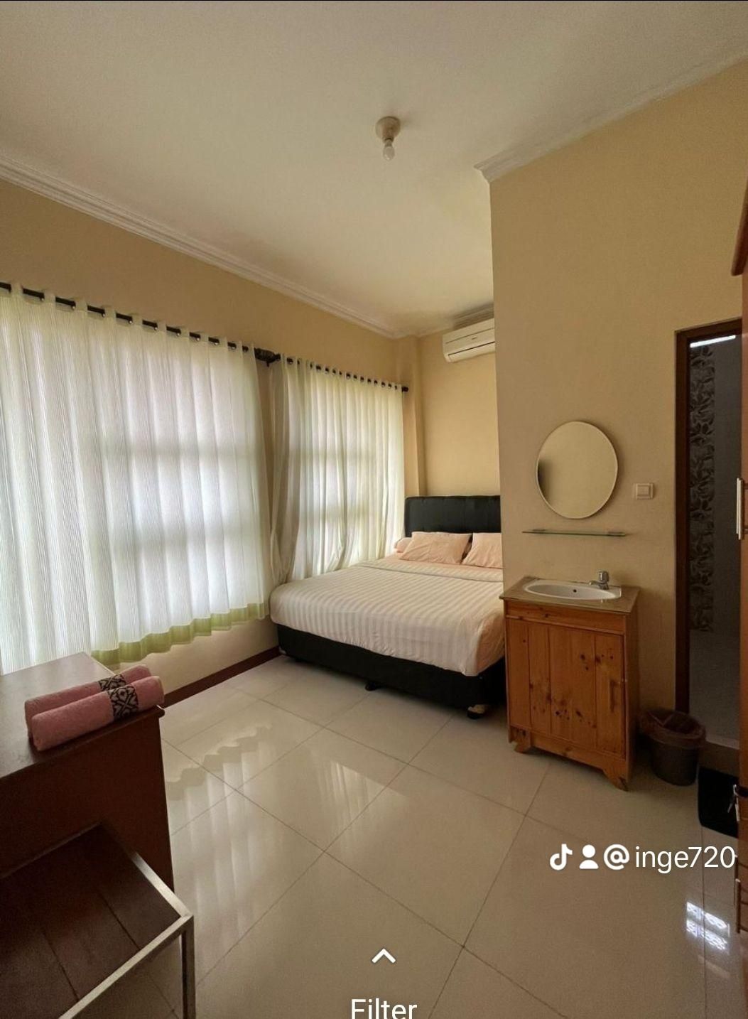 Deluxe Double Room (2 Adults + 1 Child)