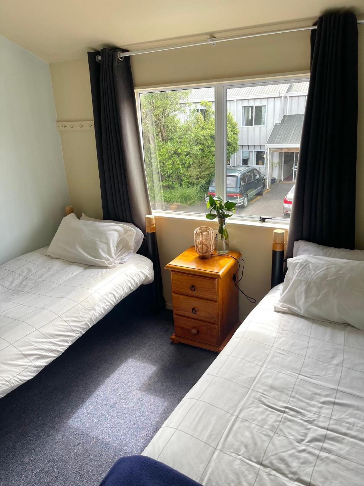 Budget Twin Room with Shared Bathroom