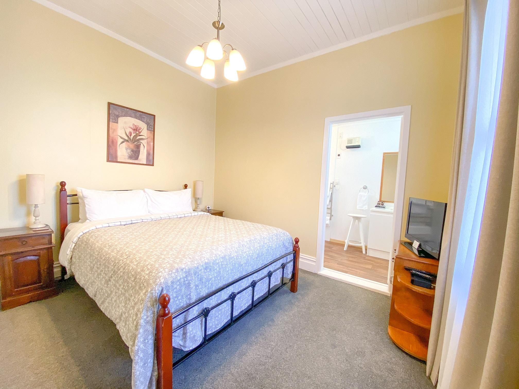 One Bedroom Suite Queen