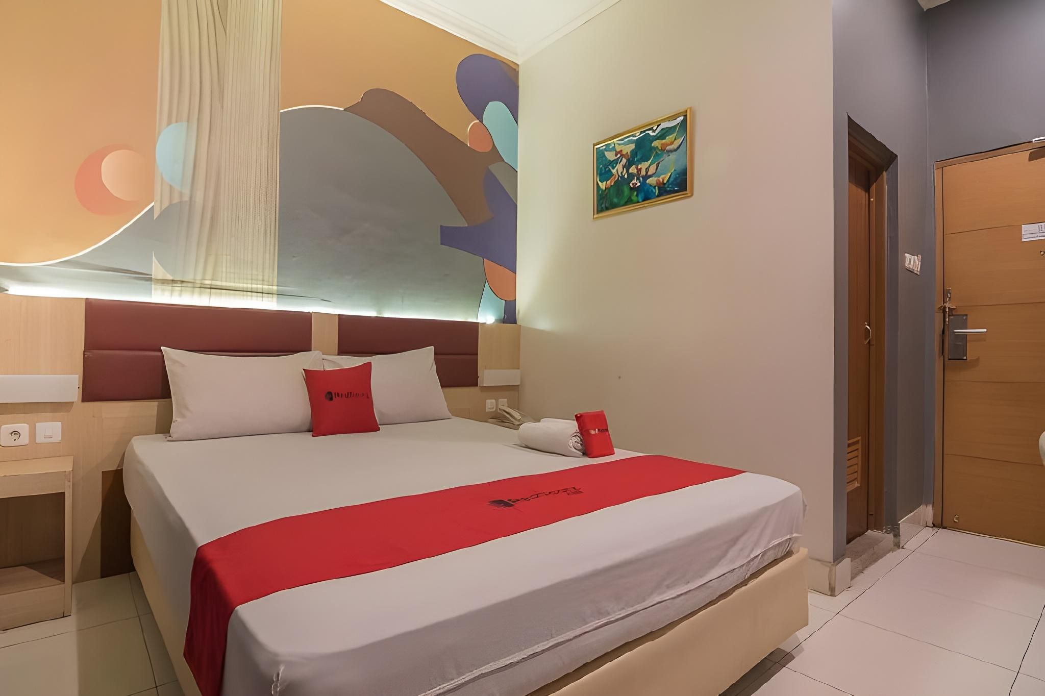 RedDoorz Room