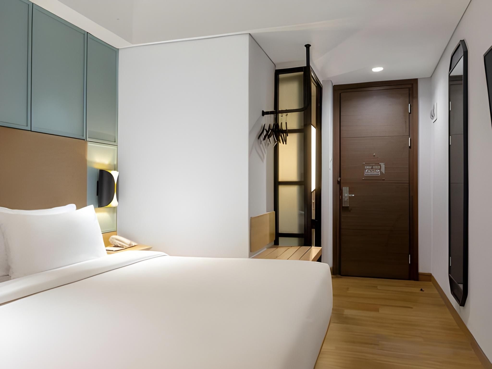 Deluxe Room Hollywood