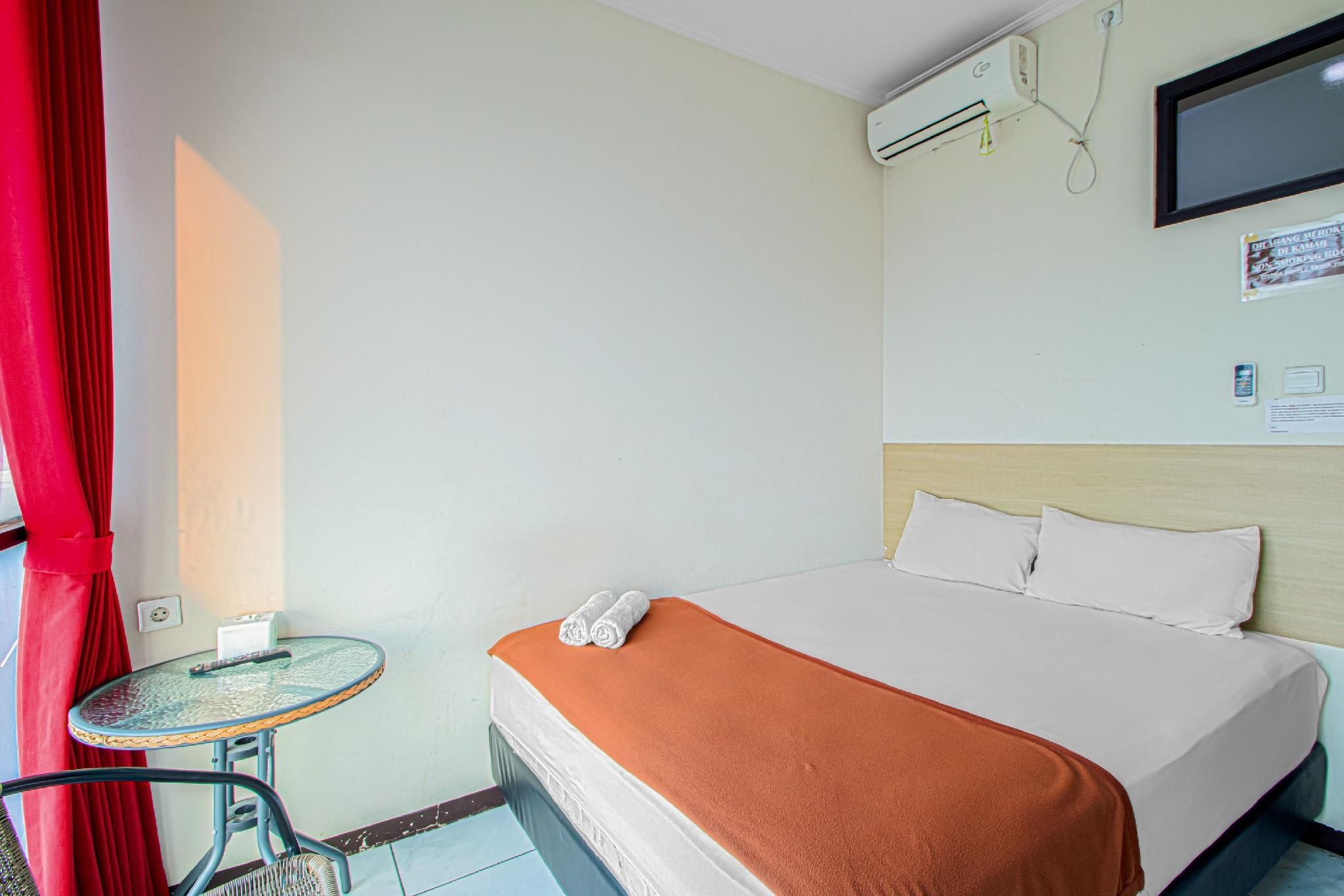 Standard Air Conditioning Room