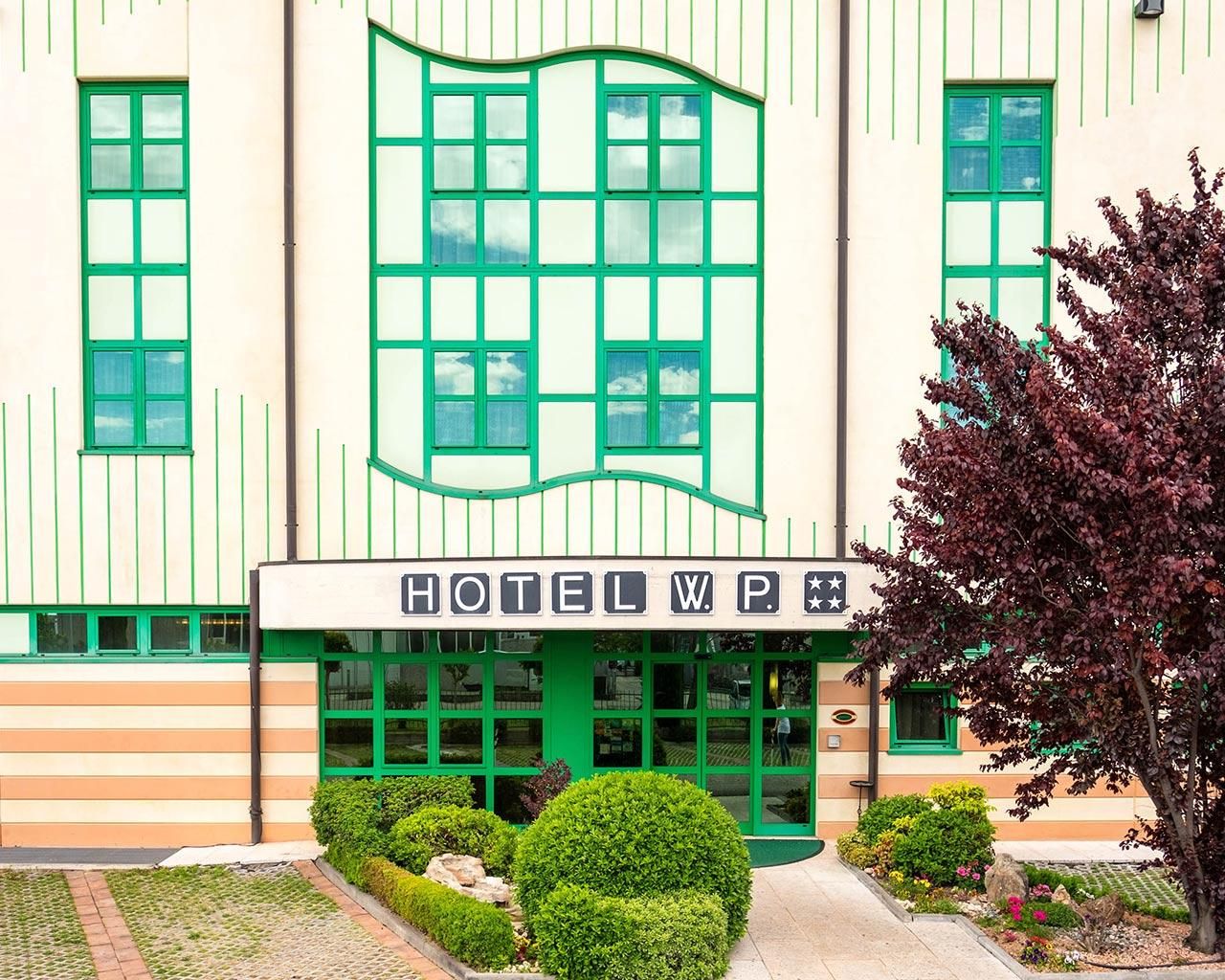 West Point Airport Hotel