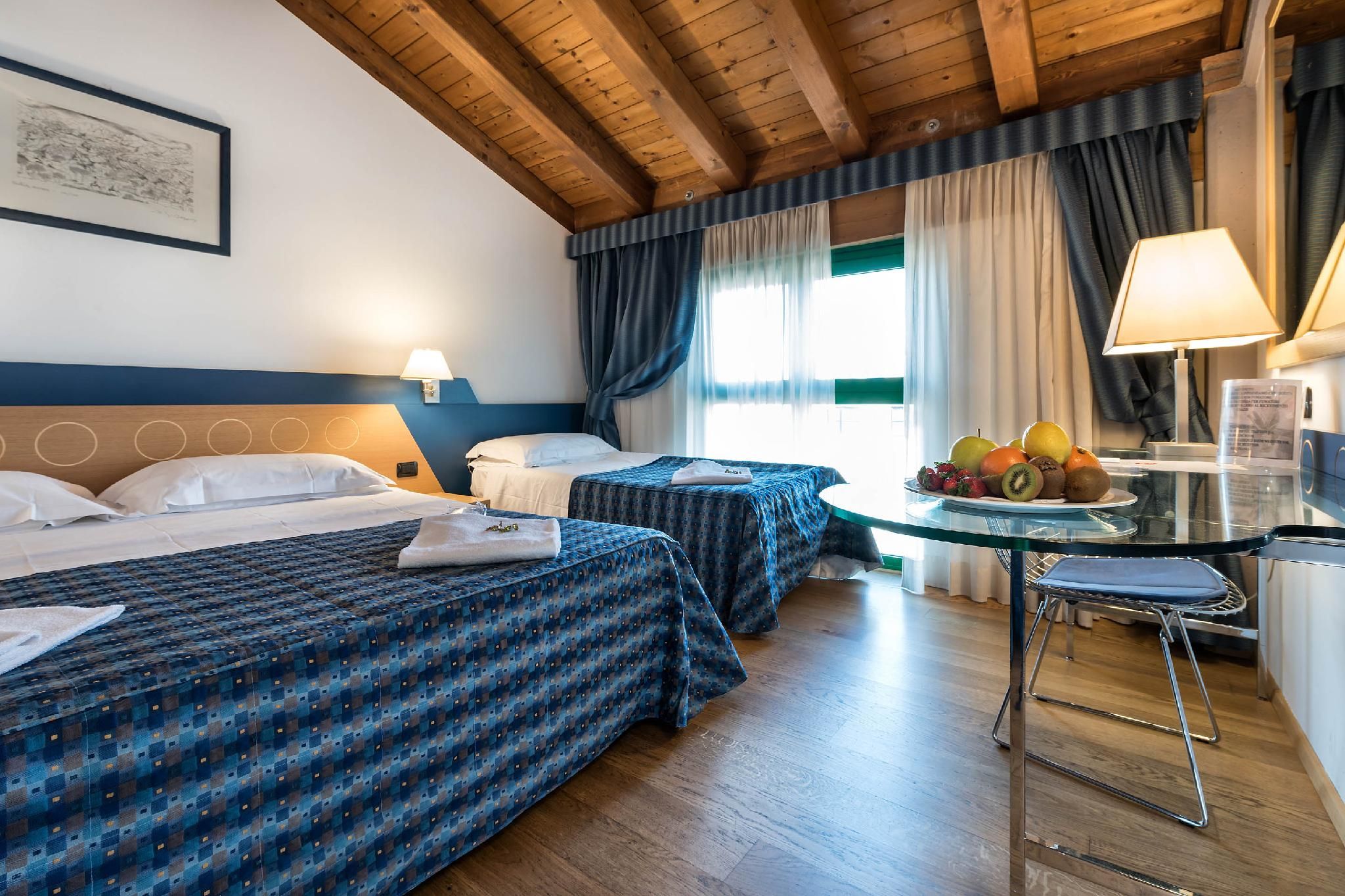 West Point Airport Hotel Triple Room