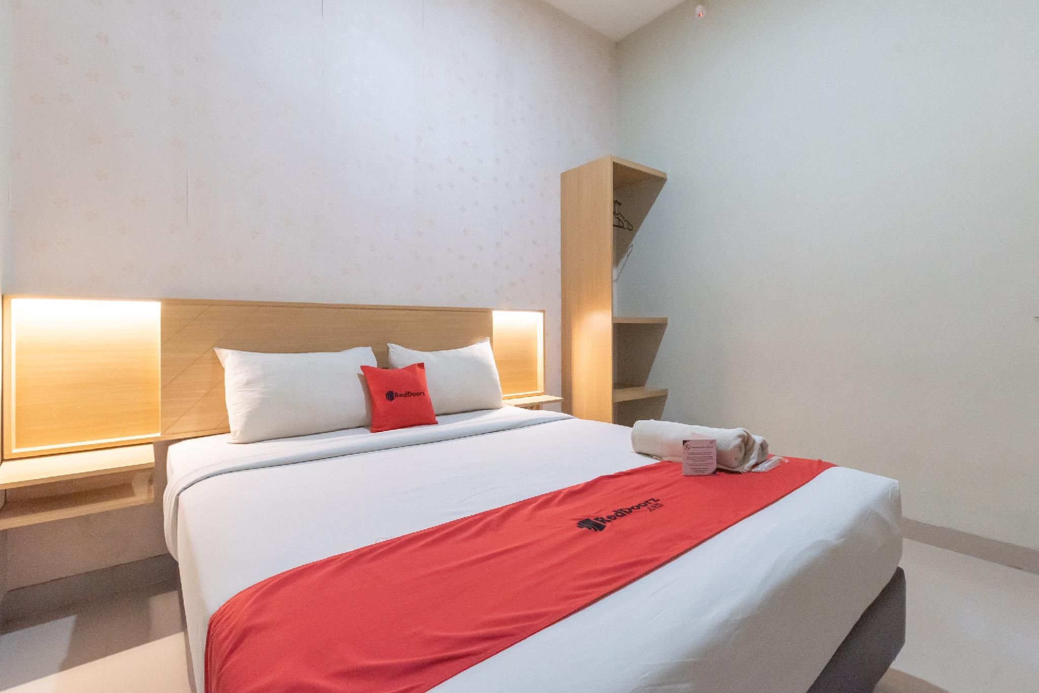RedDoorz Room