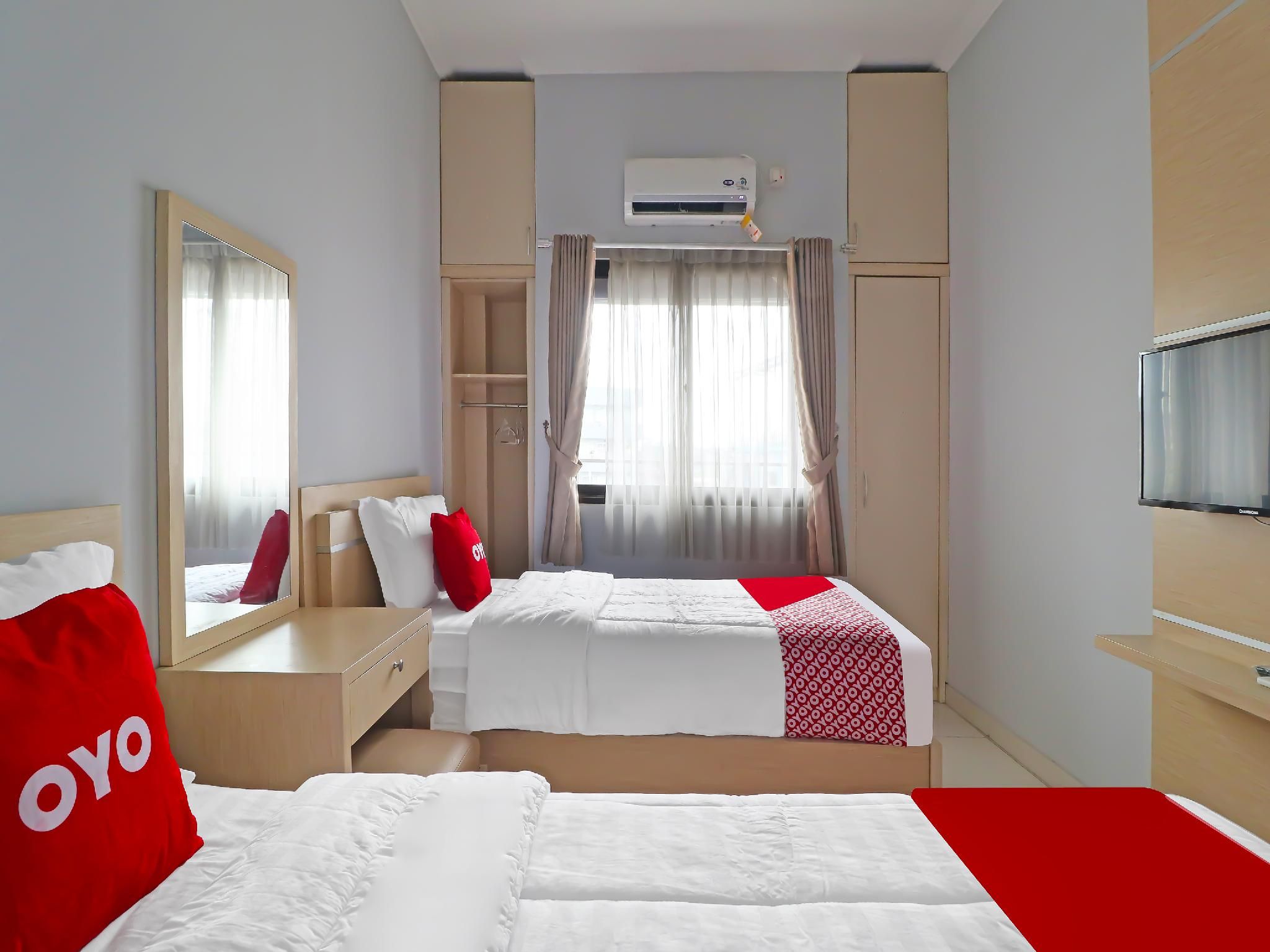 Deluxe Twin Room B - Non-Smoking