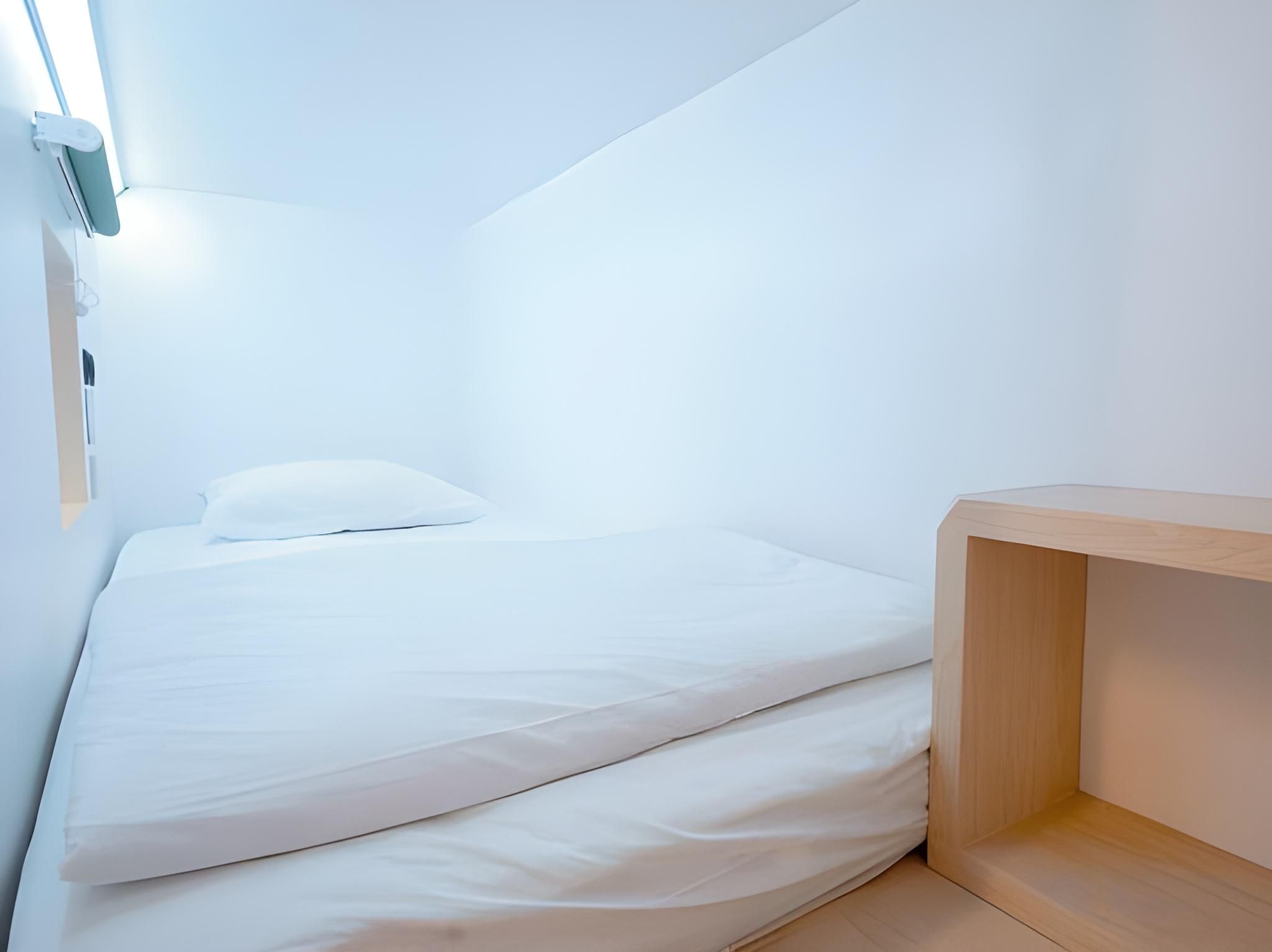 Earth Single Room