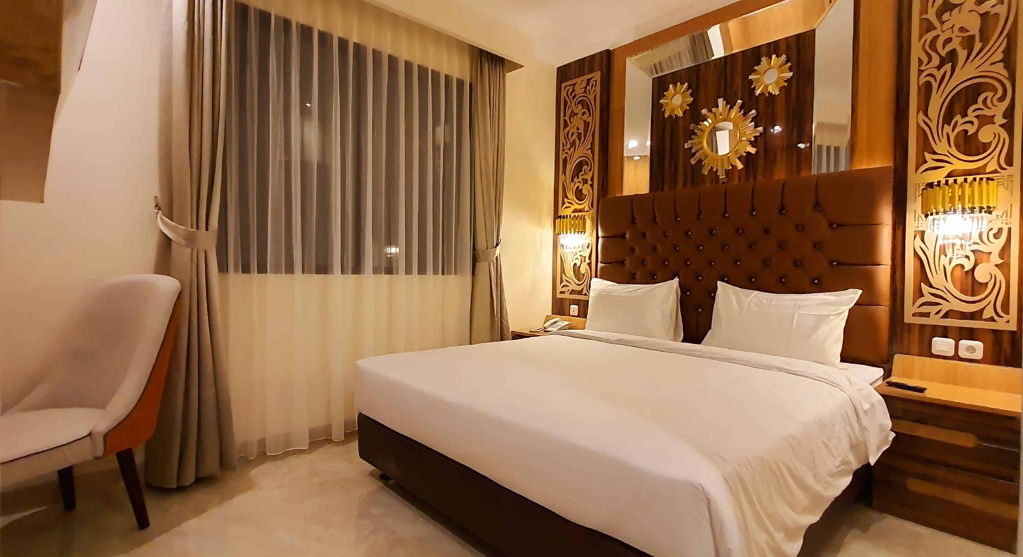 Deluxe Queen Room - Non-Smoking