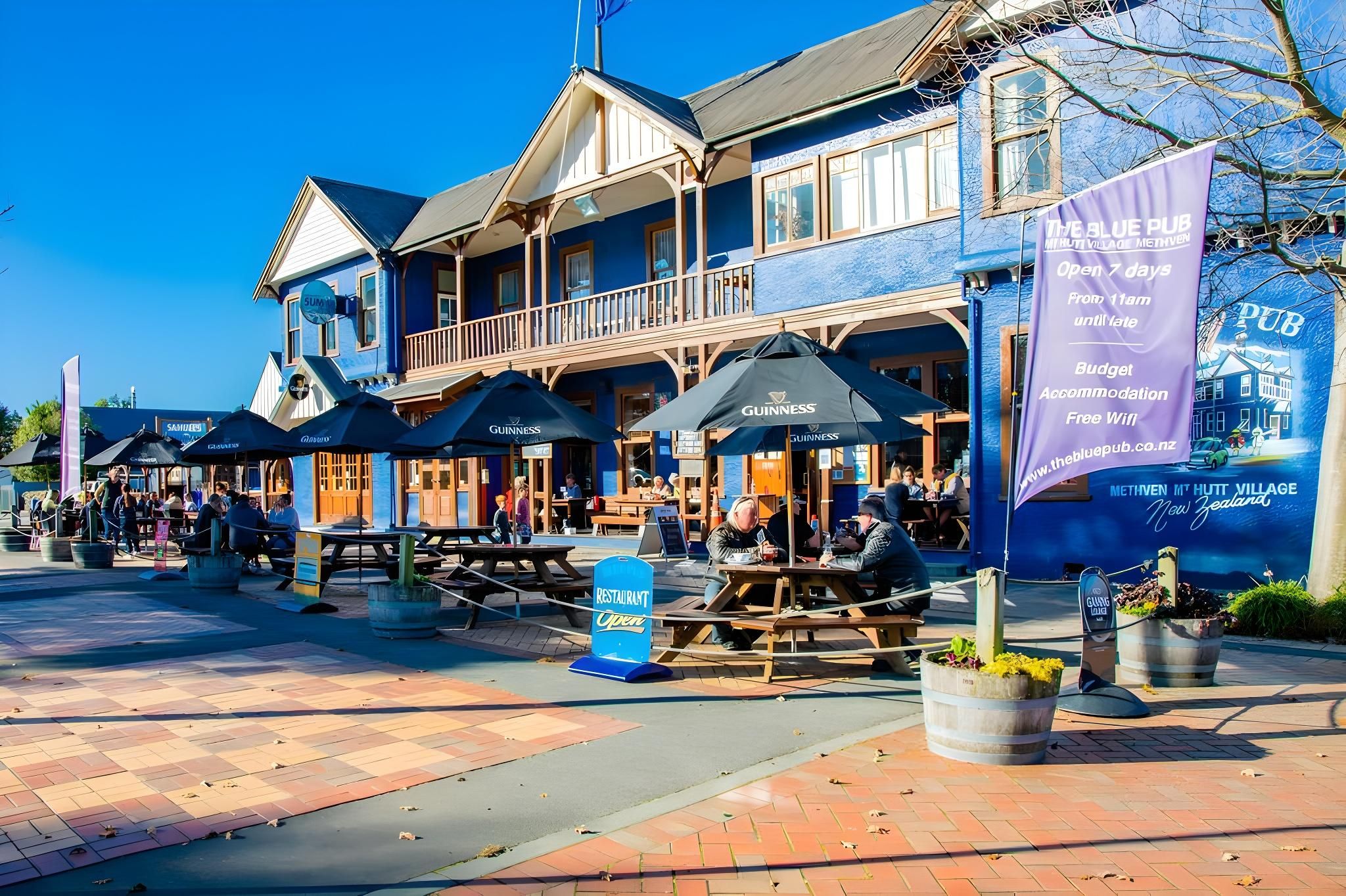Blue Pub Hotel