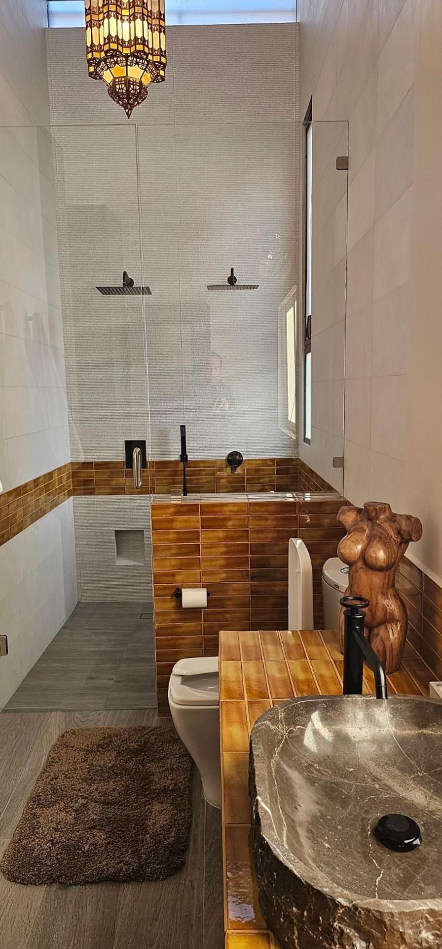 Queen Suite with Spa Bath