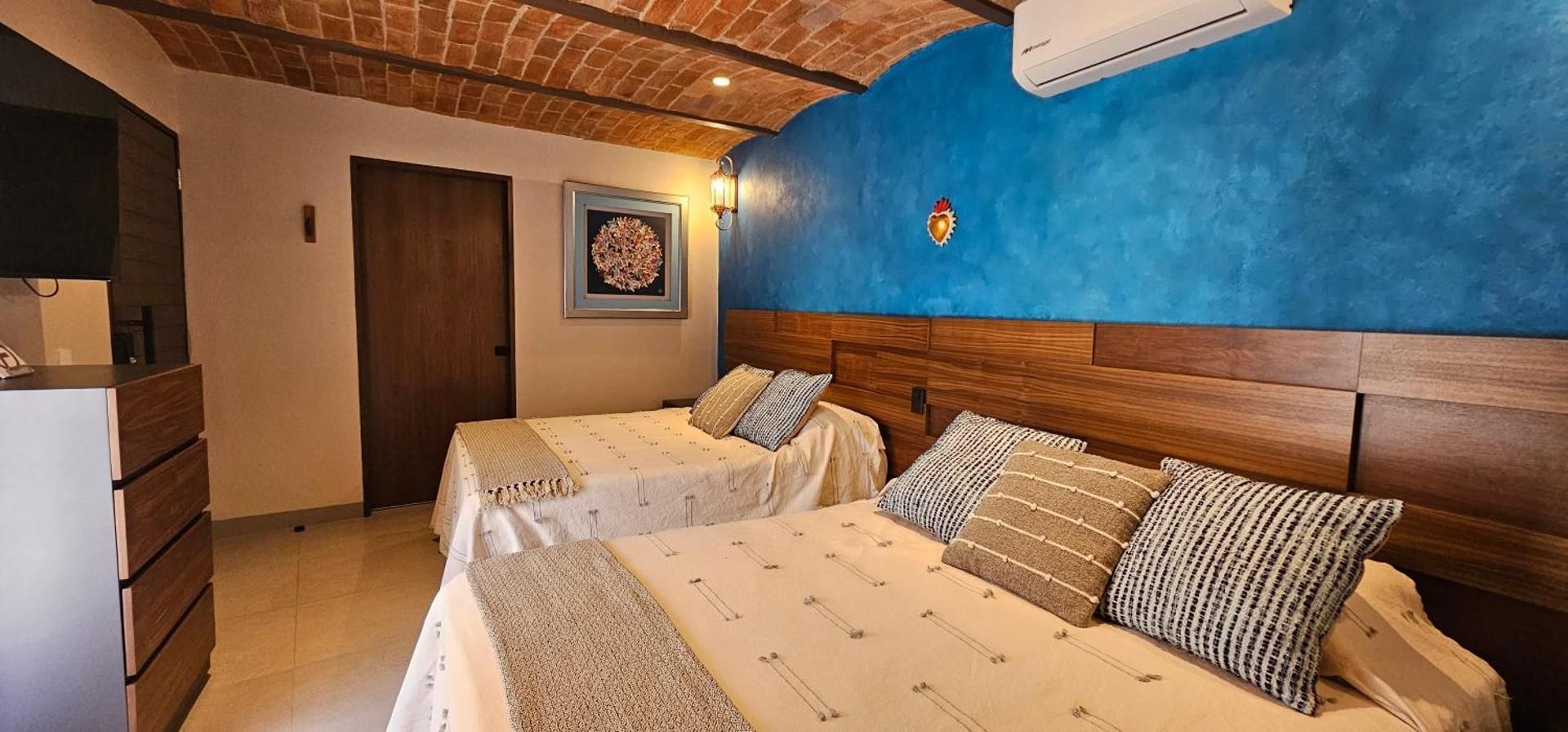 Quadruple Room with Private Bathroom