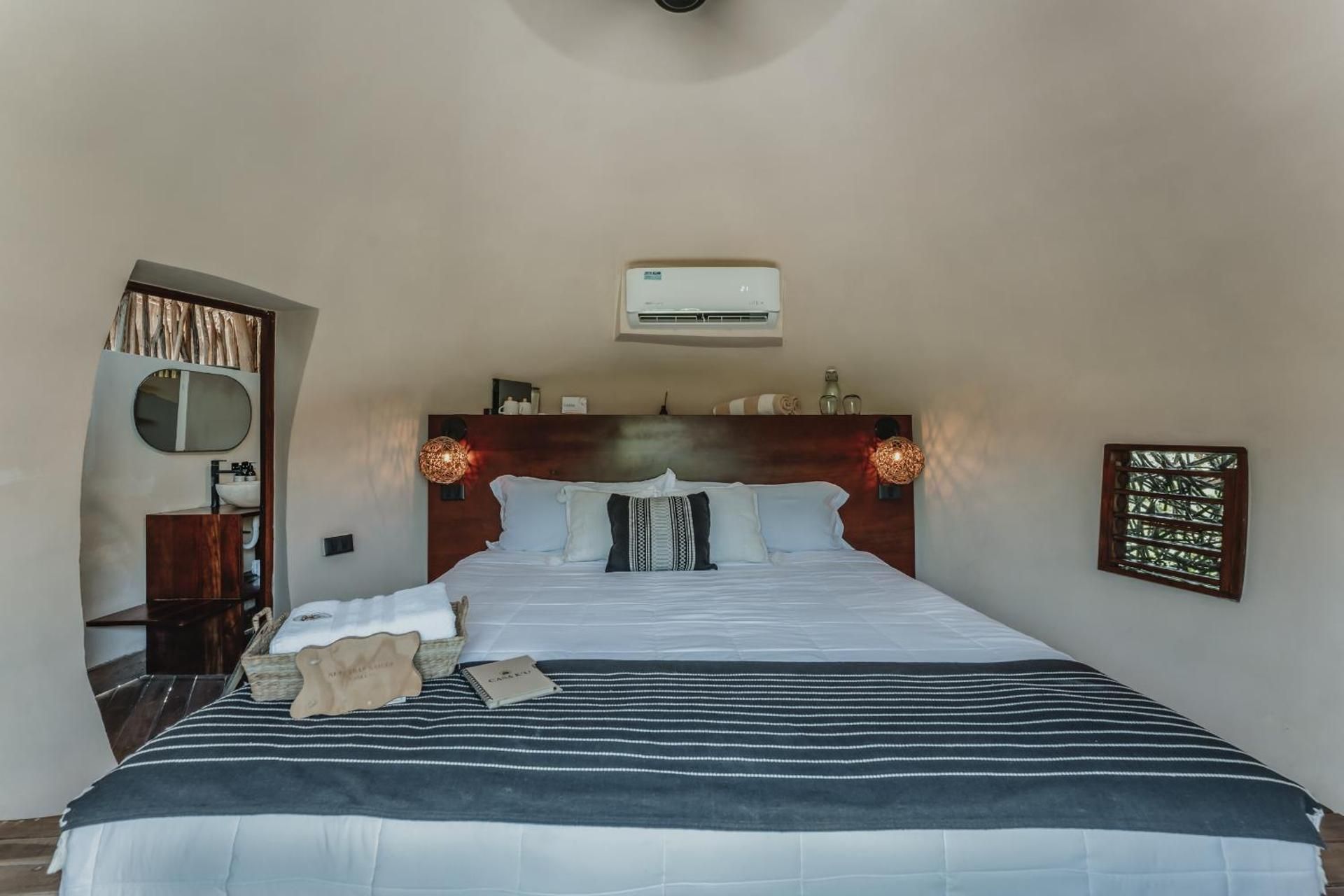 Casa Ku Queen Room with Garden View