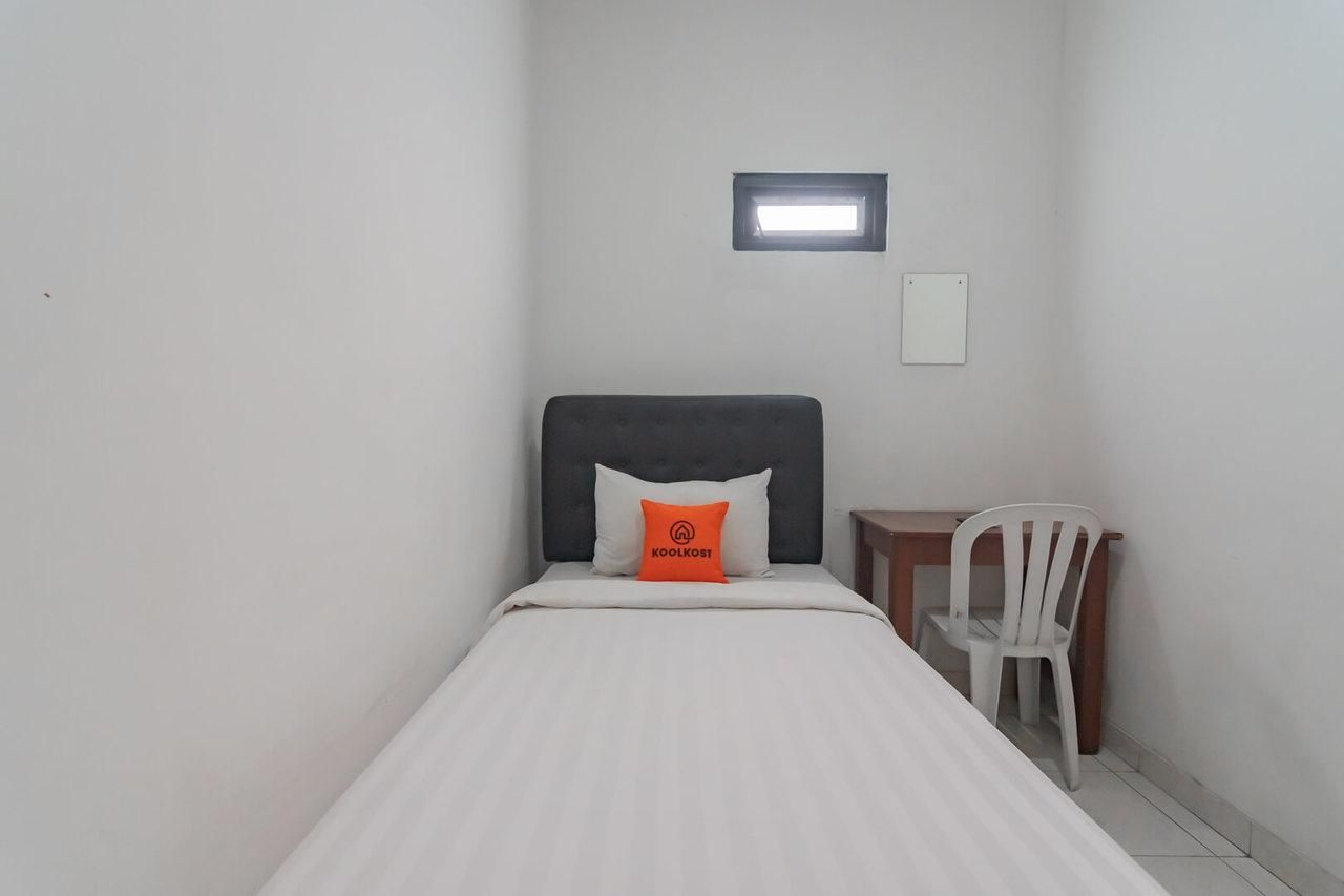 Single Room without A/C