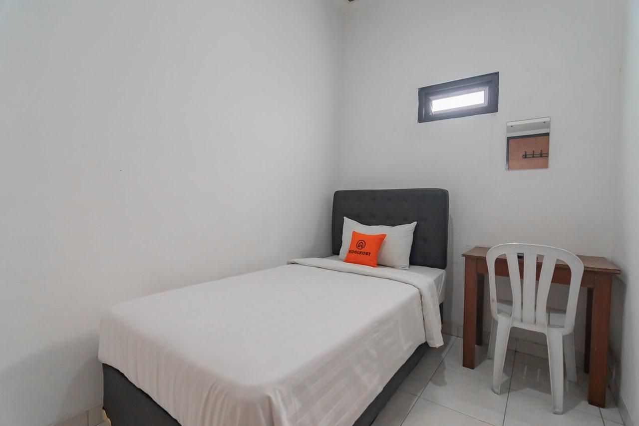 Single Room without A/C
