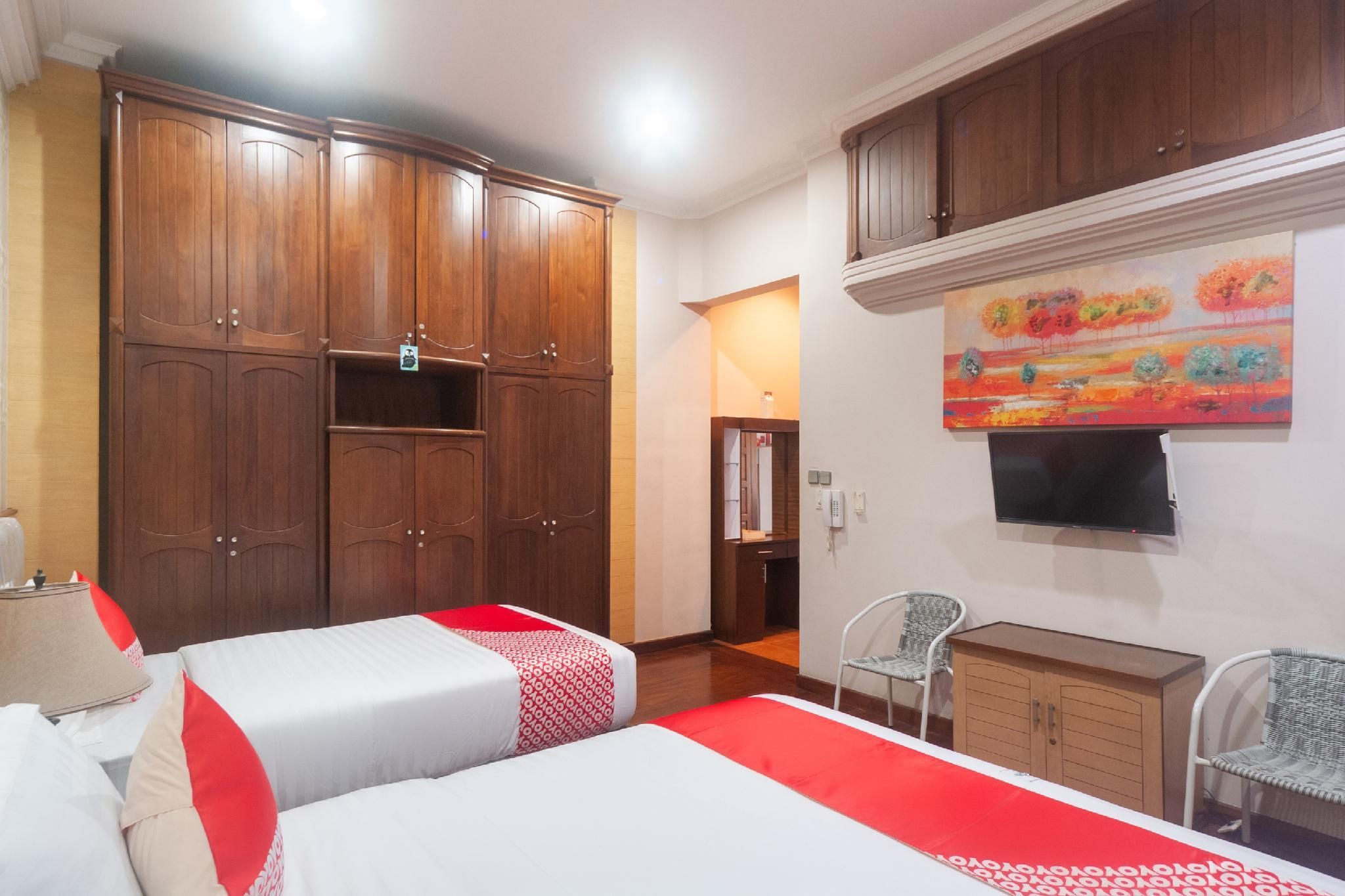 Deluxe Family Room