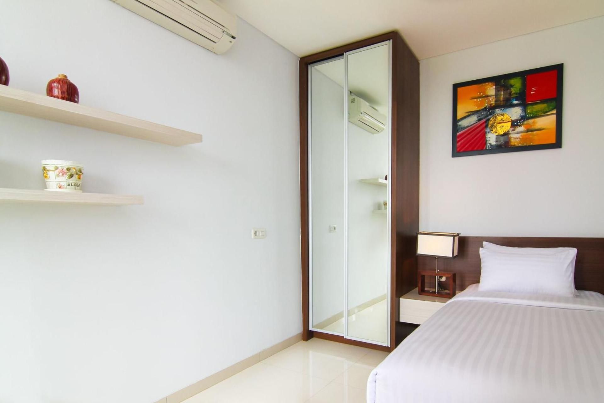 Single Room with Shared Shower and Toilet