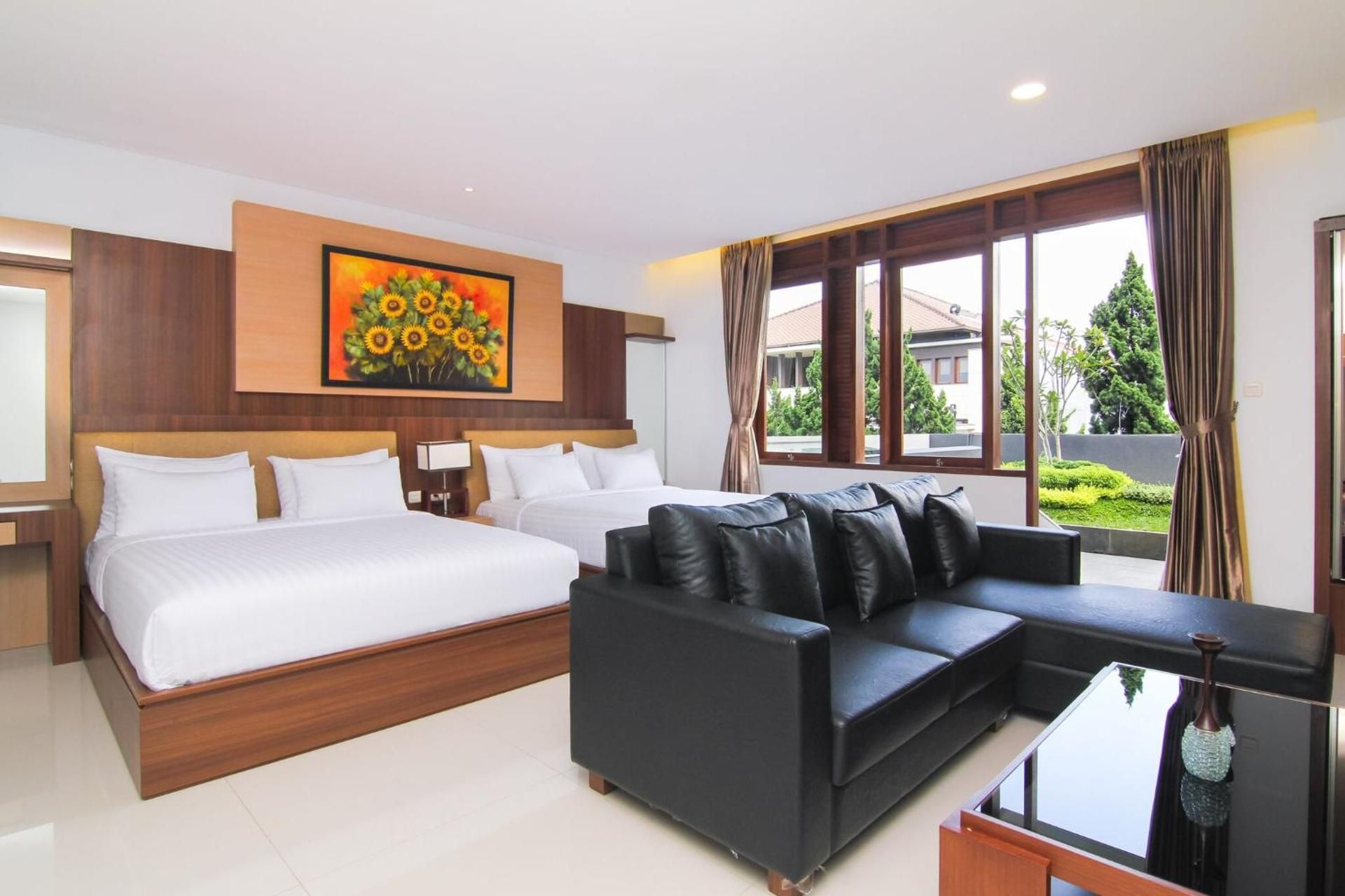 Deluxe Family Room