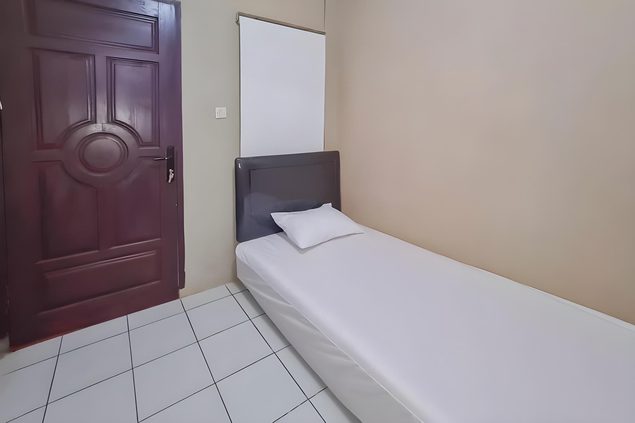 Single Room without A/C