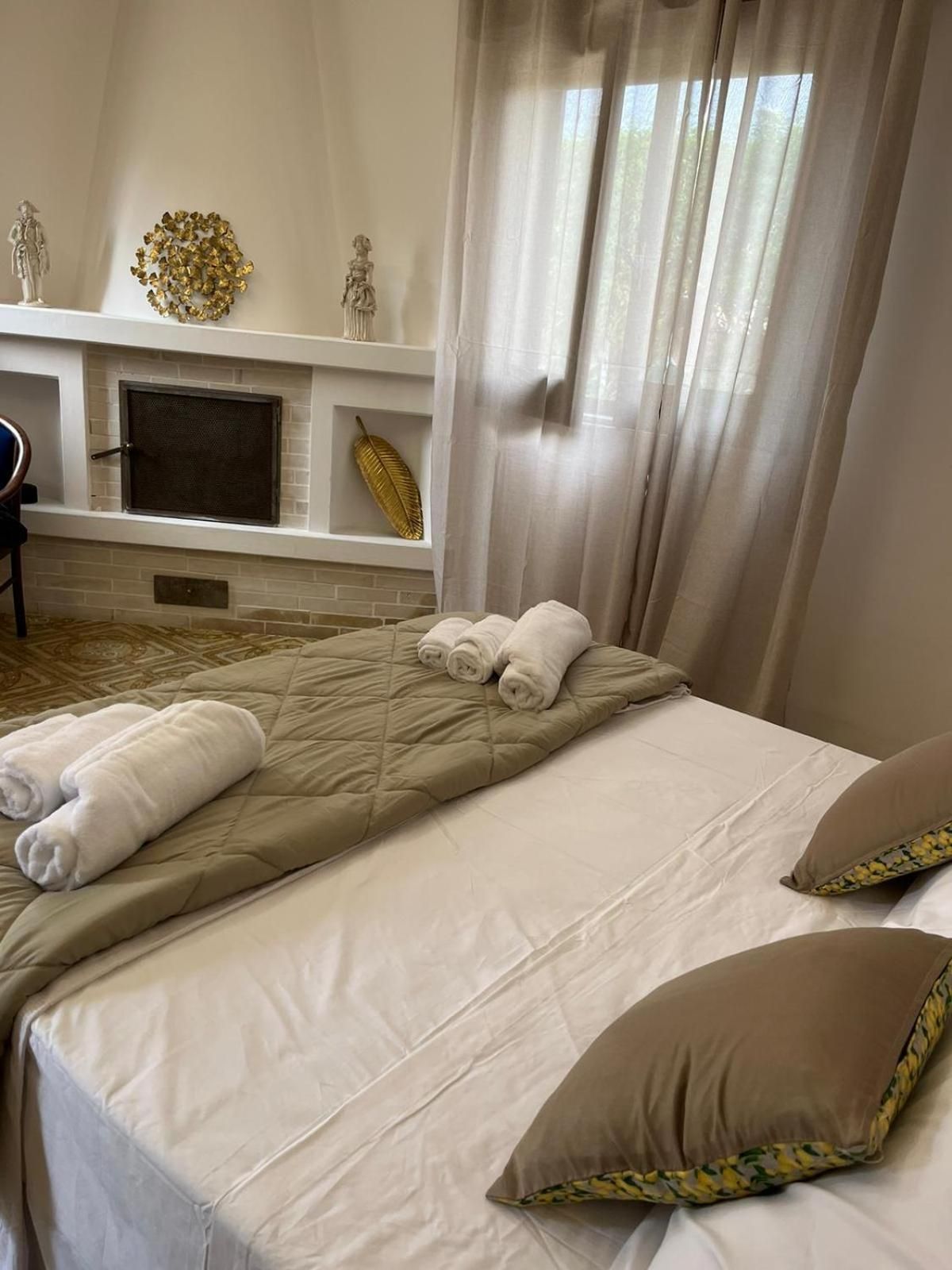Double Room with Private External Bathroom