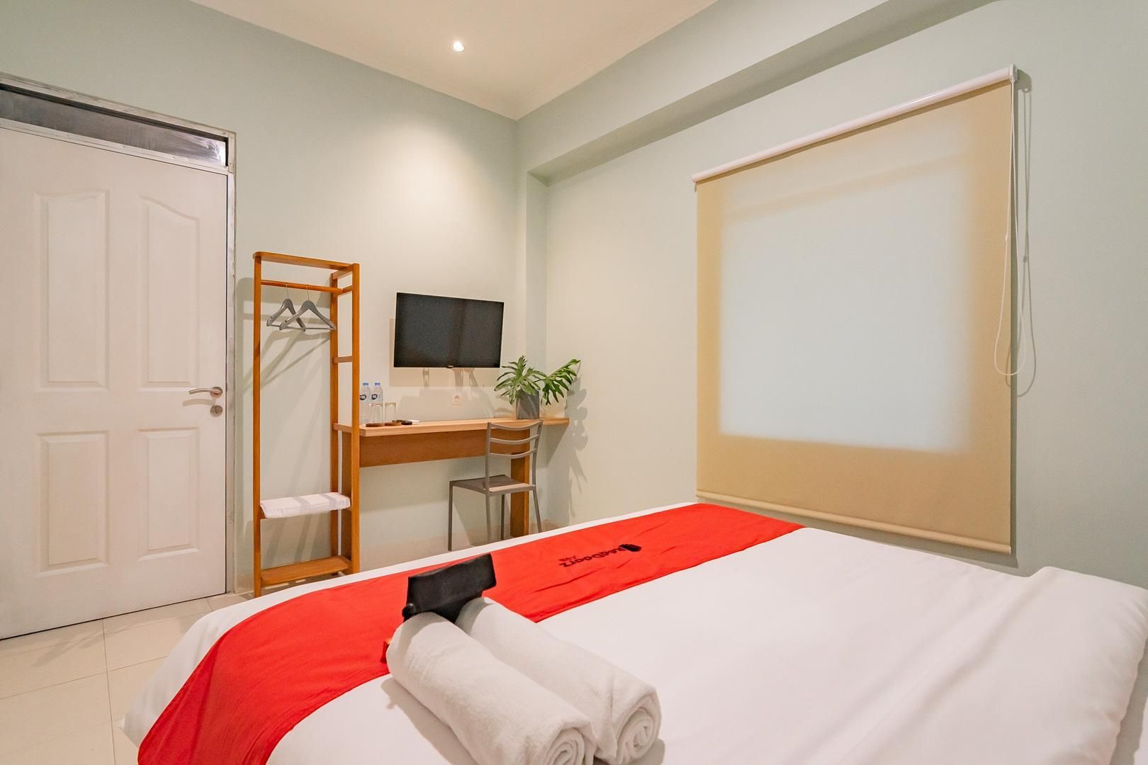 RedDoorz Room