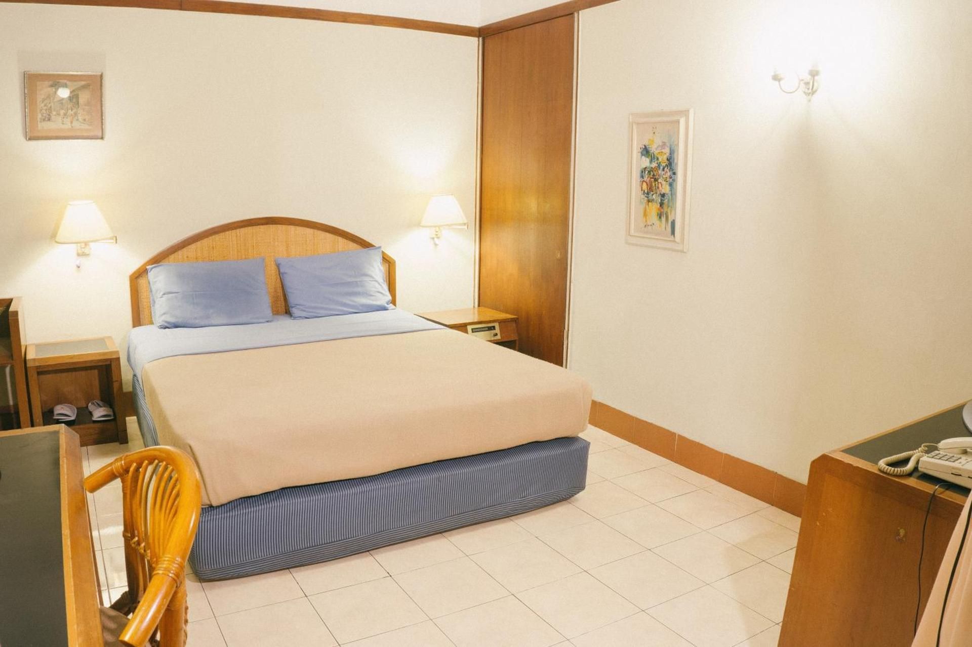 Heritage Standard Room