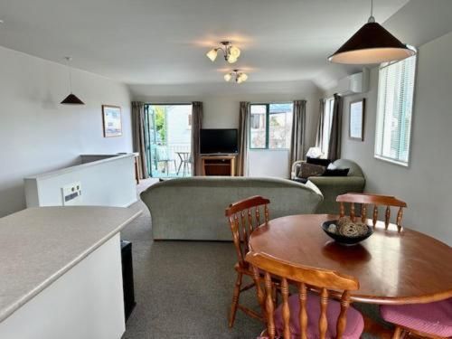 Two-Bedroom Apartment with Balcony and Sea View