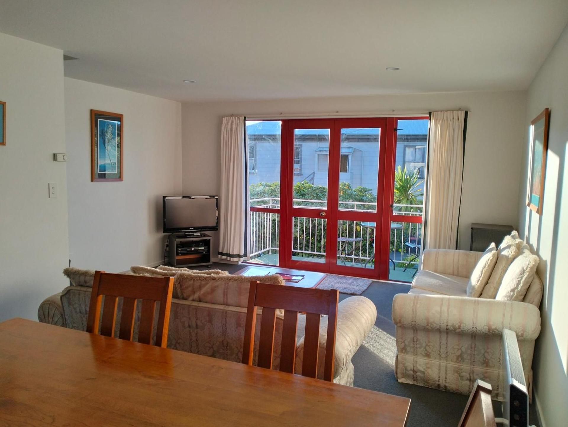 Three-Bedroom Deluxe Apartment