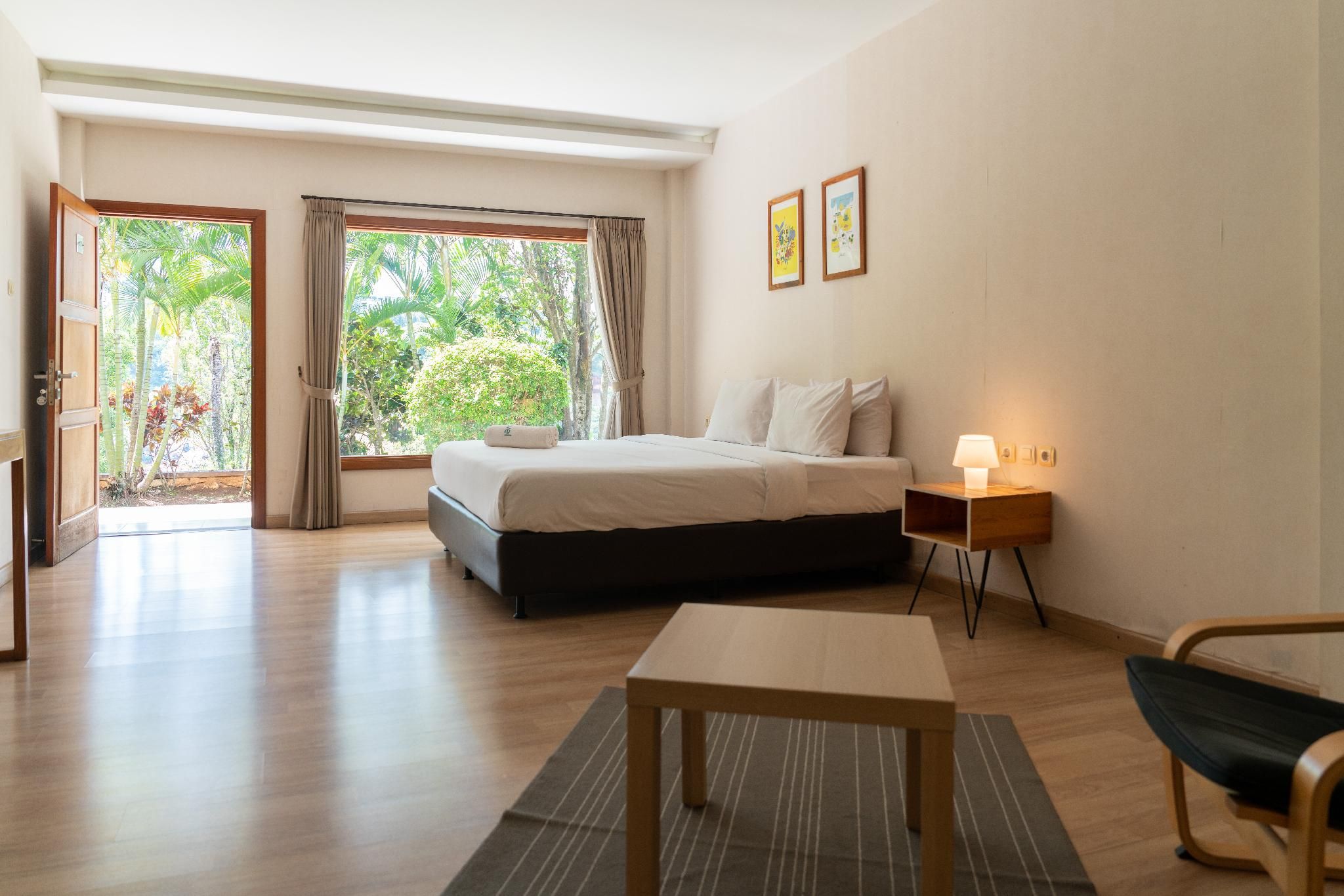 Executive Suite Garden View