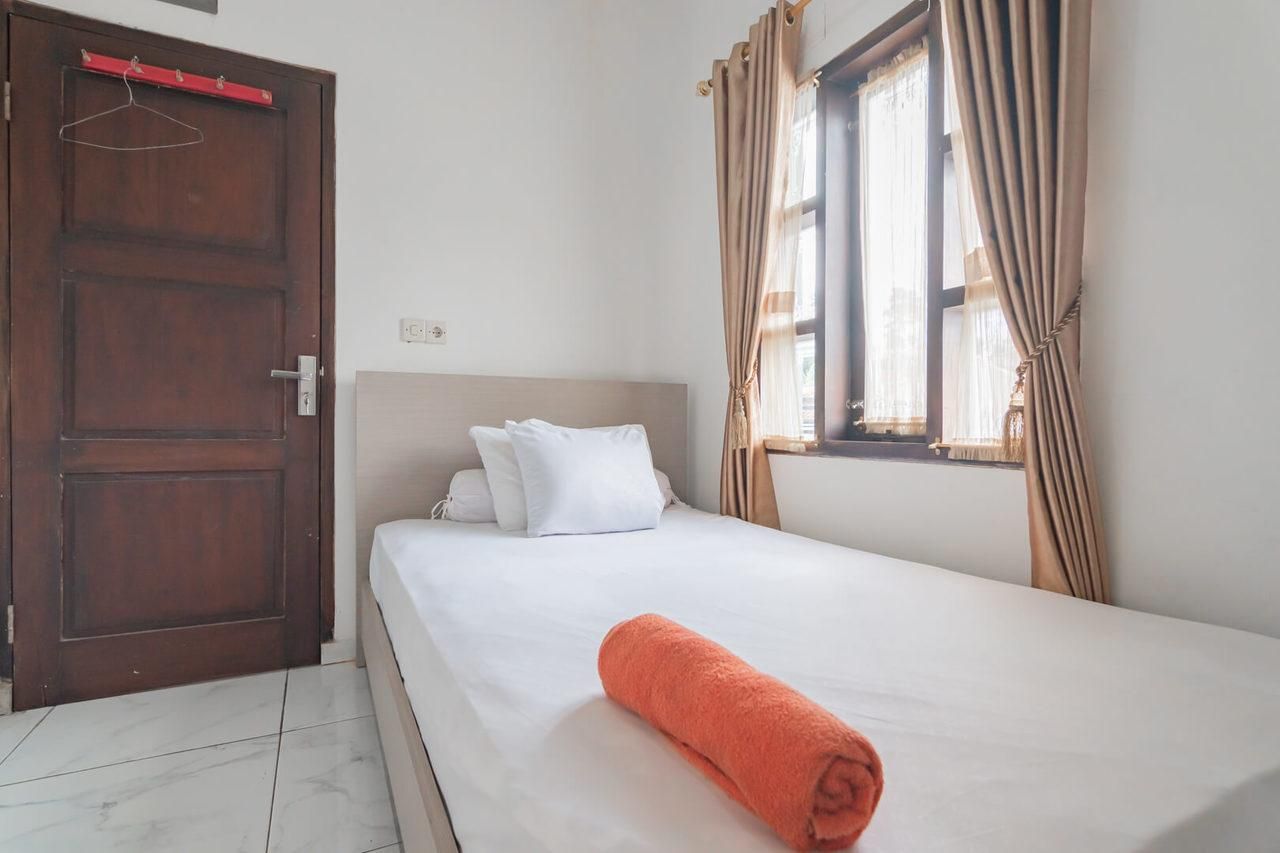 Standard Room with Sharing Bathroom