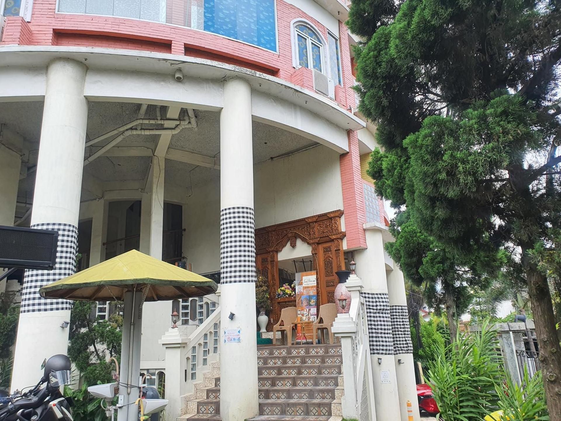 Java Retro Suites