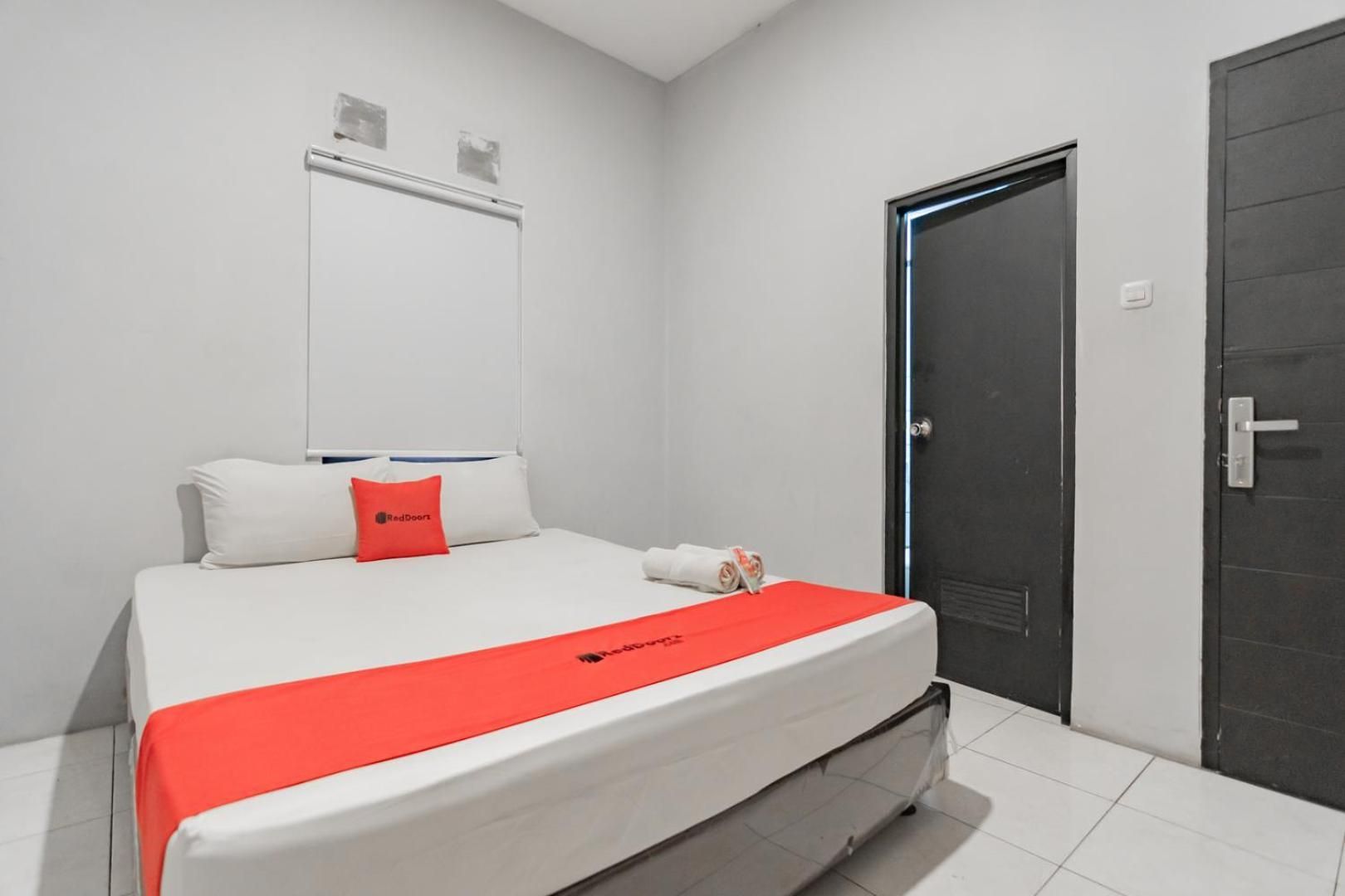 RedDoorz Room