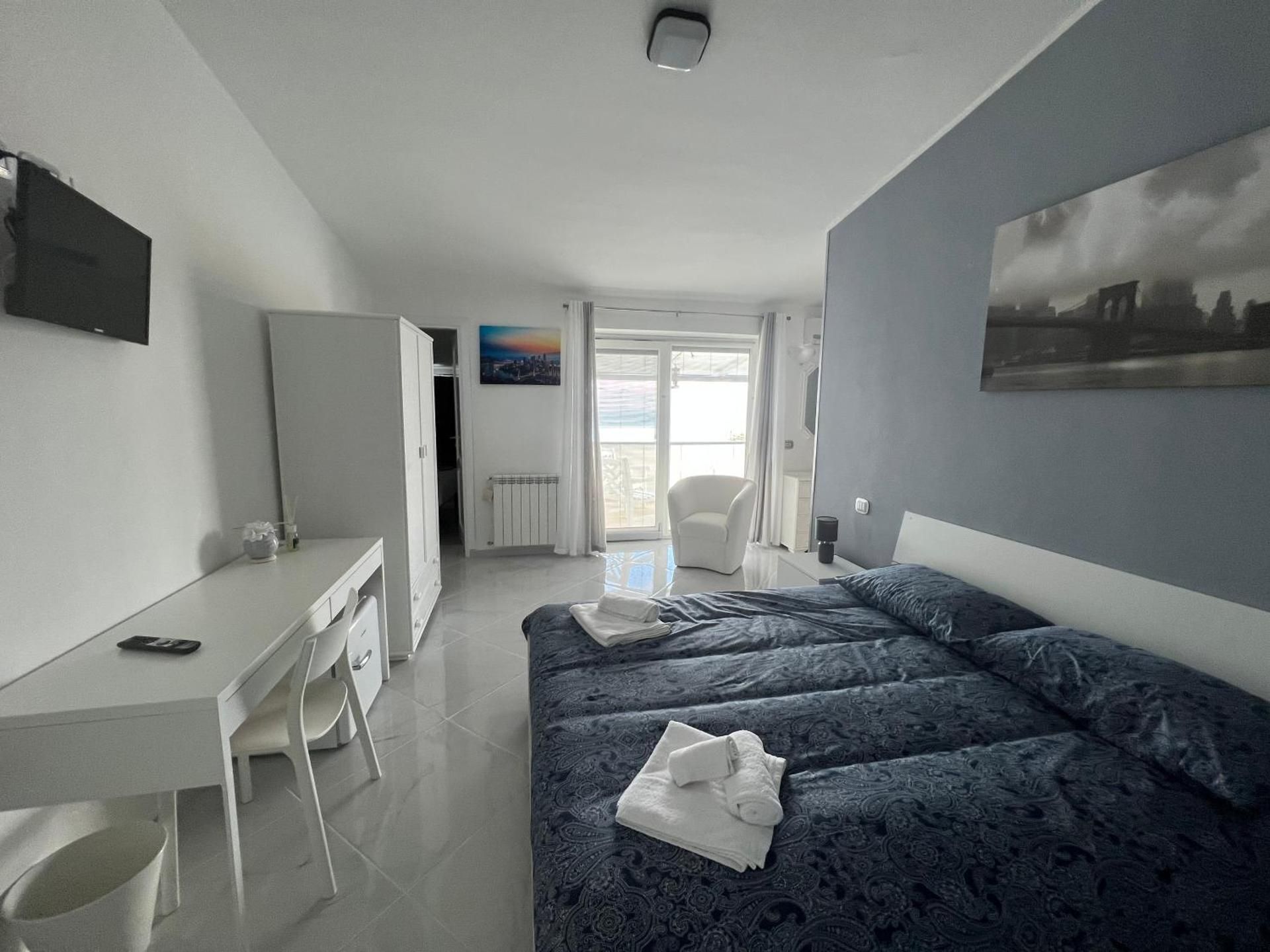Quadruple Room with Sea View
