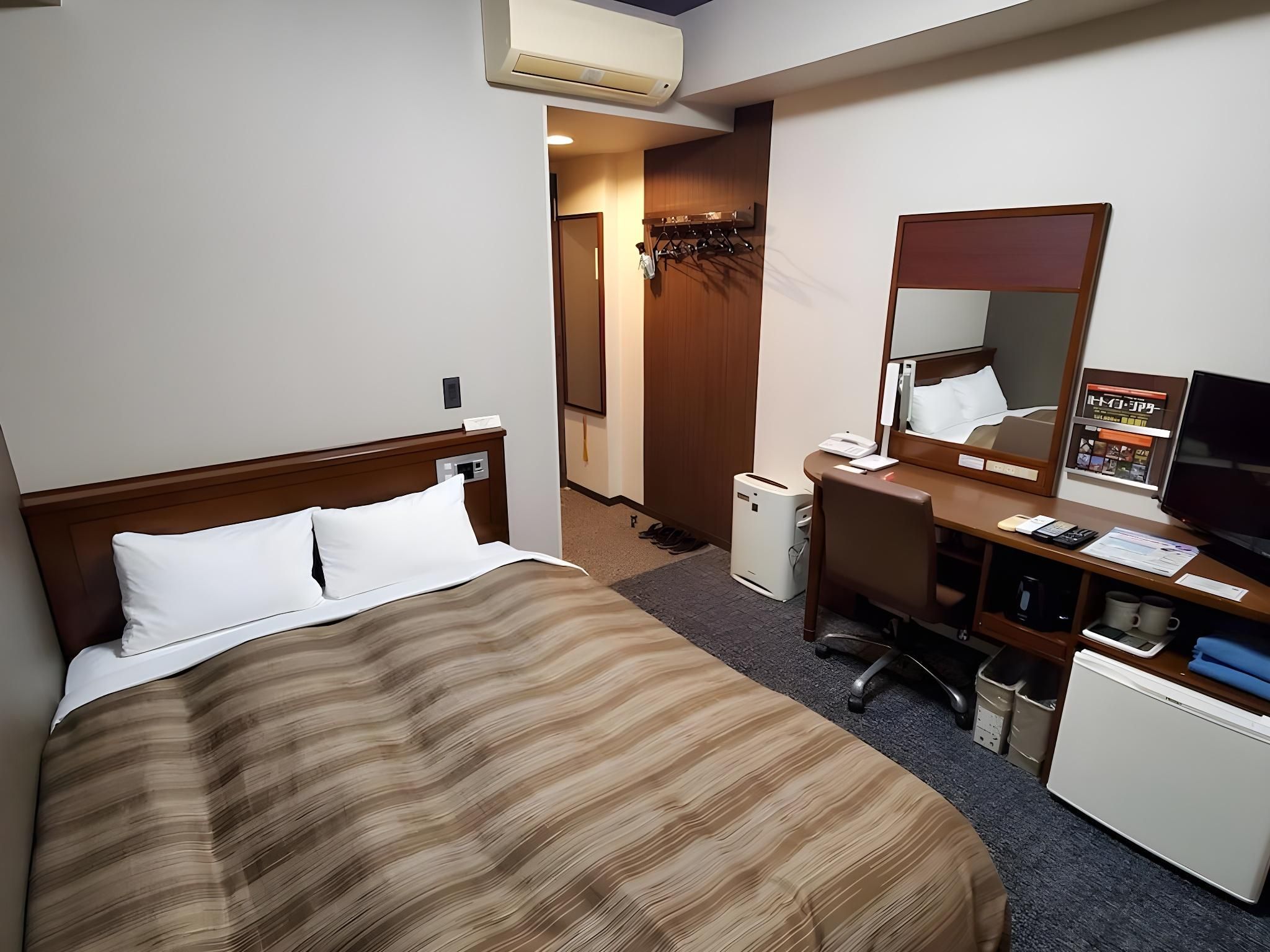 Semi Double Room - Non-Smoking
