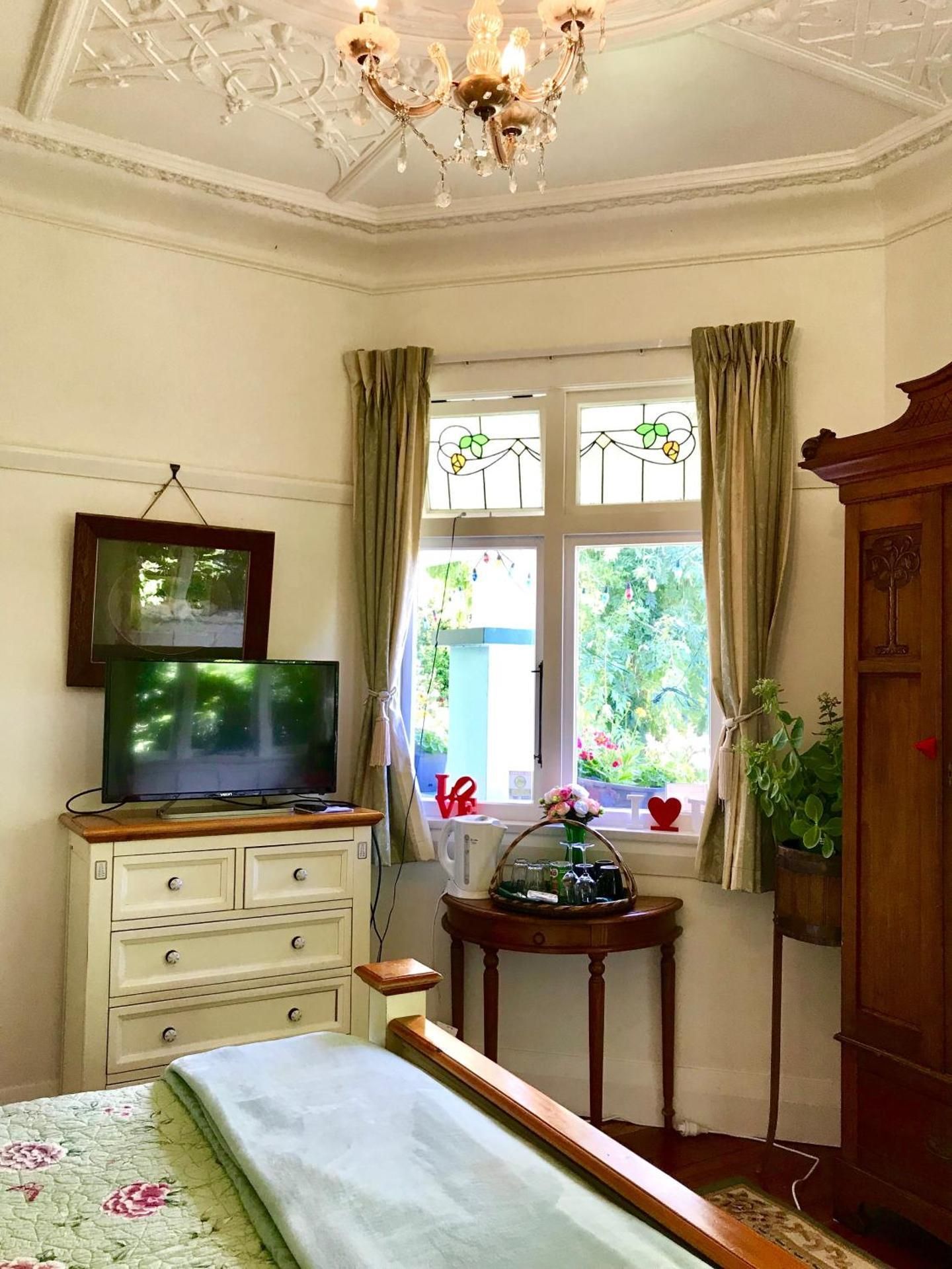 Deluxe Queen Room