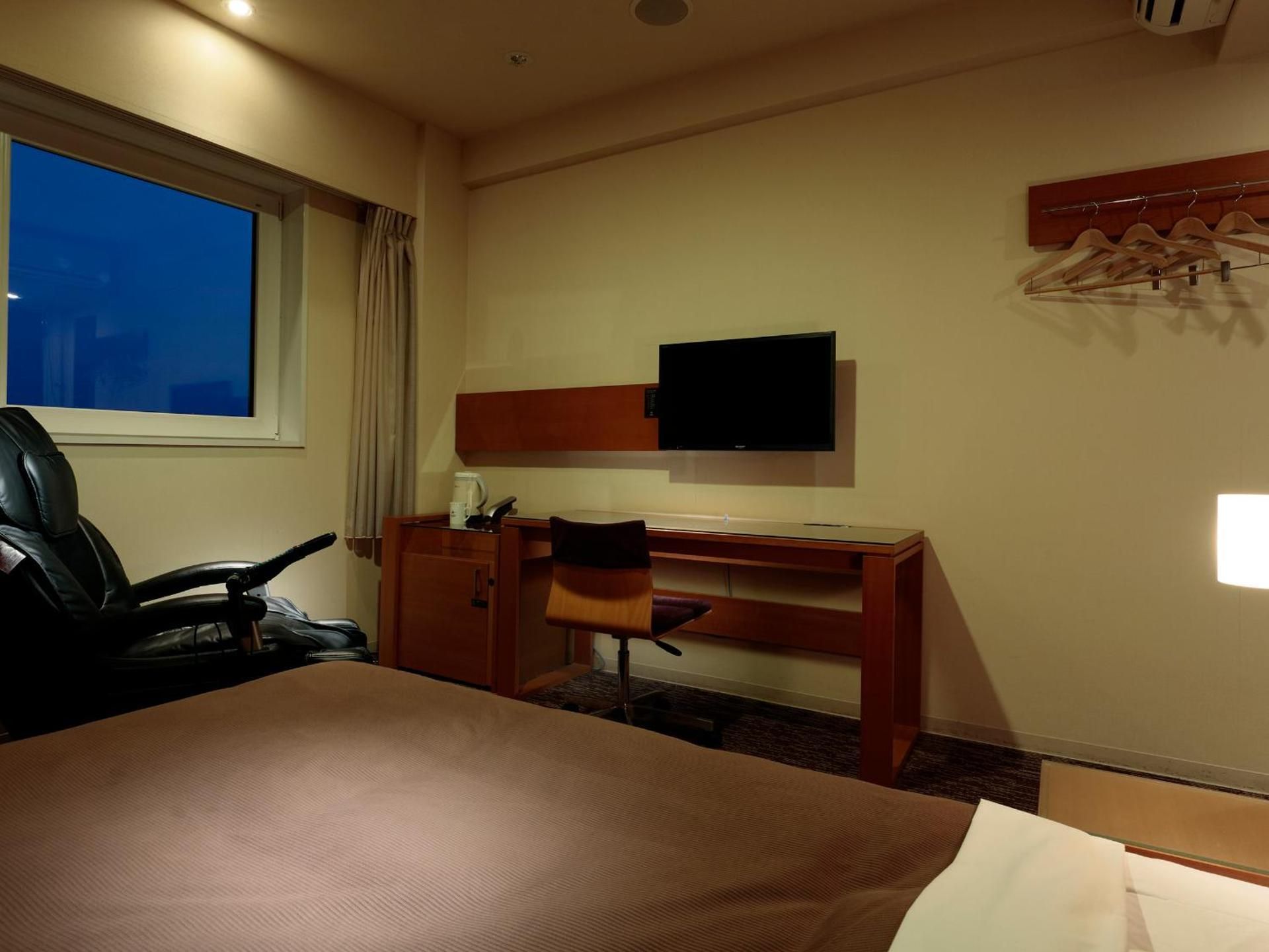 Superior Double Room with Massage Chair - Non-Smoking