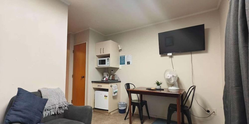 Chanel Court Motel Comfort Studio 10