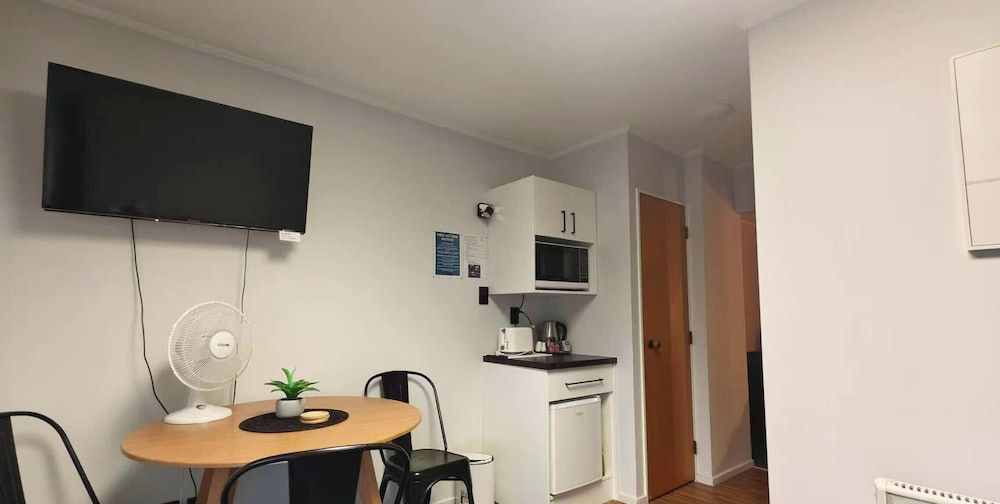 Chanel Court Motel Comfort Studio 8