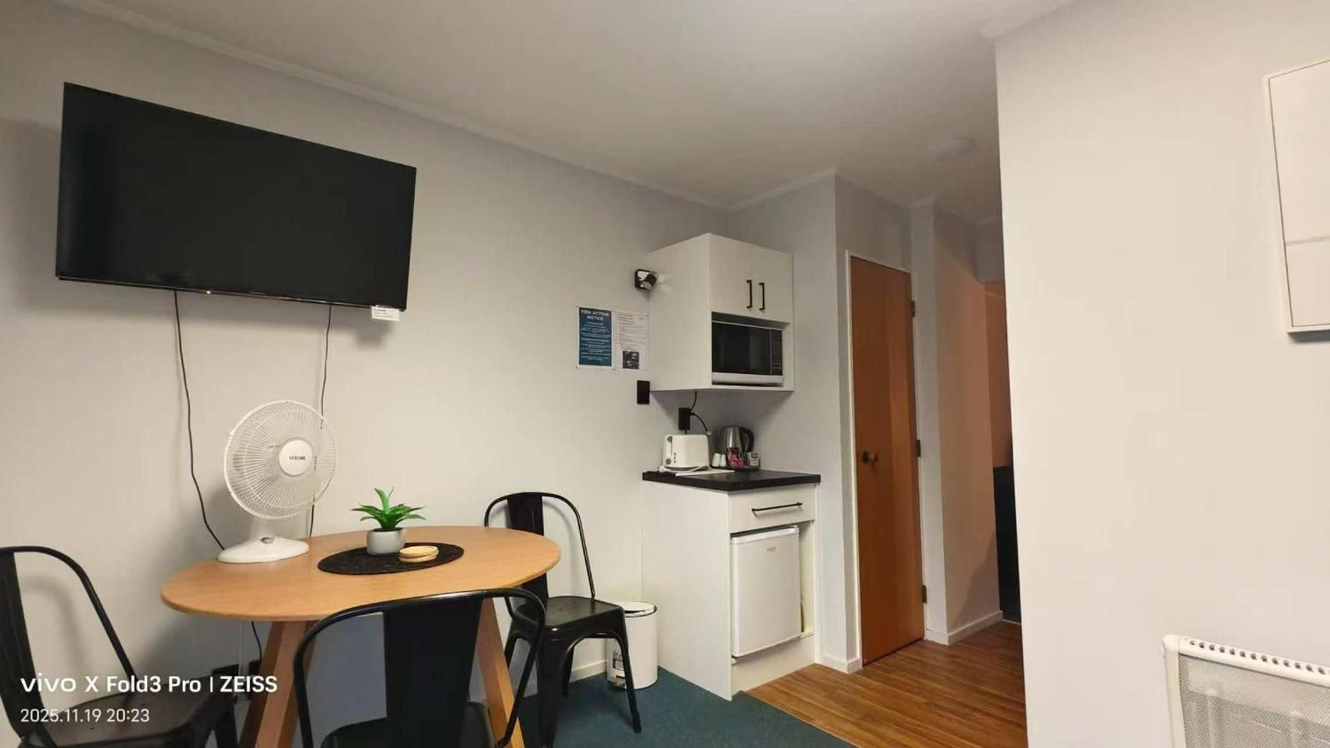 Chanel Court Motel Studio 133