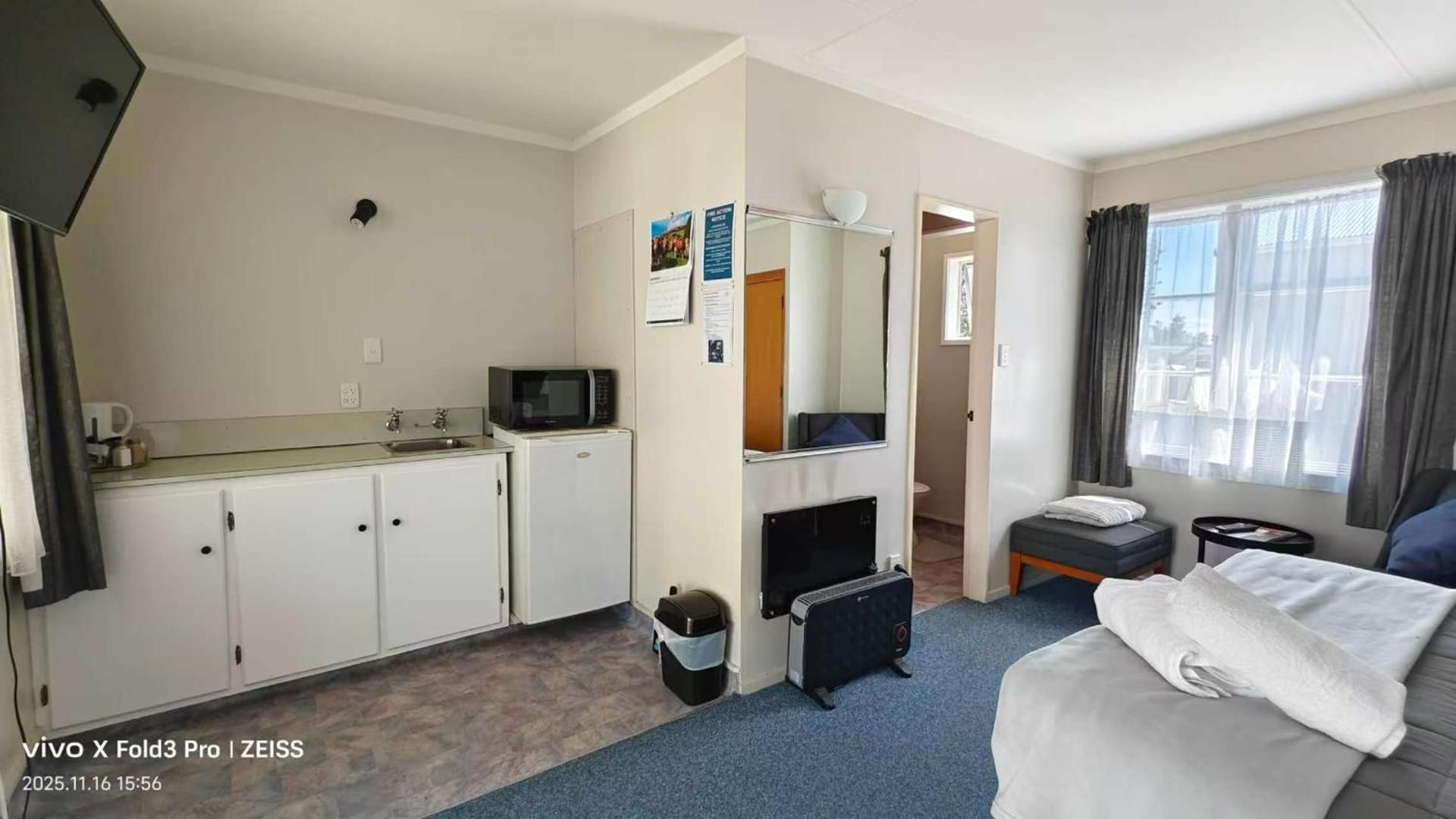 Chanel Court Motel Studio 58