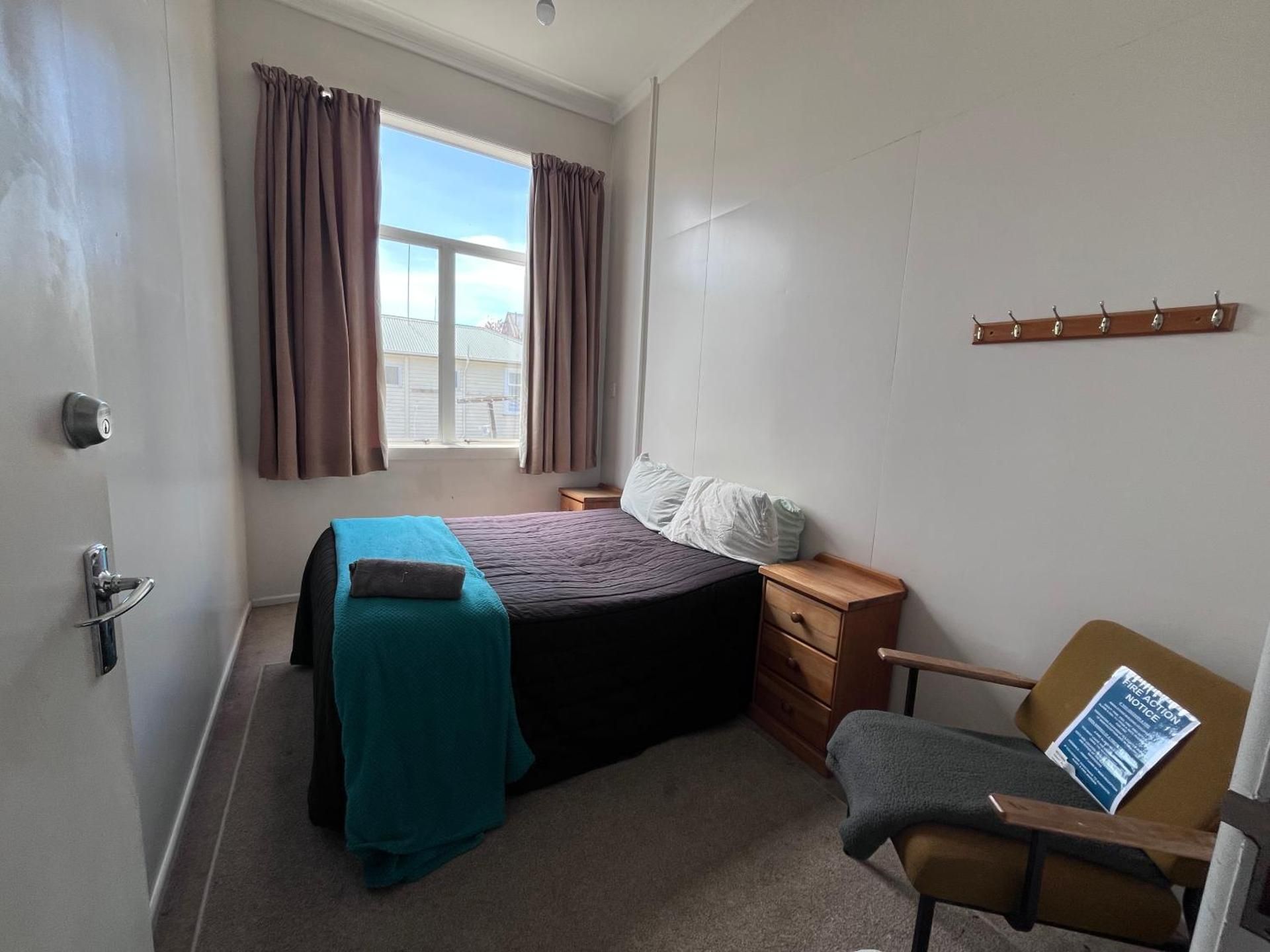 Chanel Court Motel Single Room with Shared Shower and Toilet 2