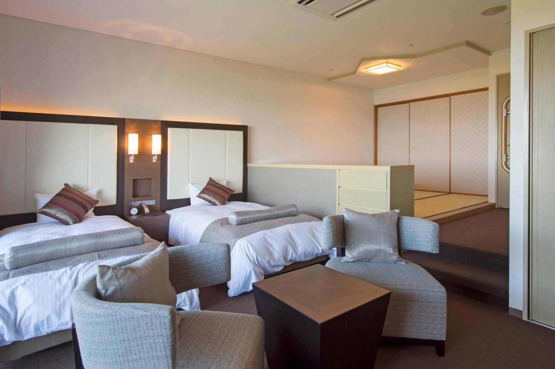 Deluxe Japanese-Western-style room
