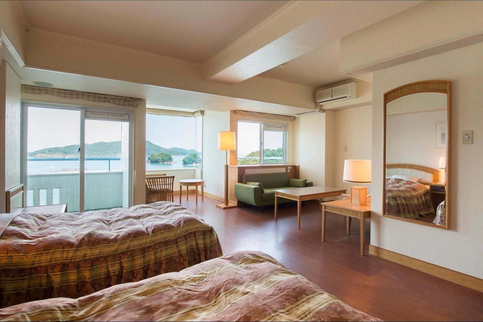 Deluxe Twin Room with Sea View