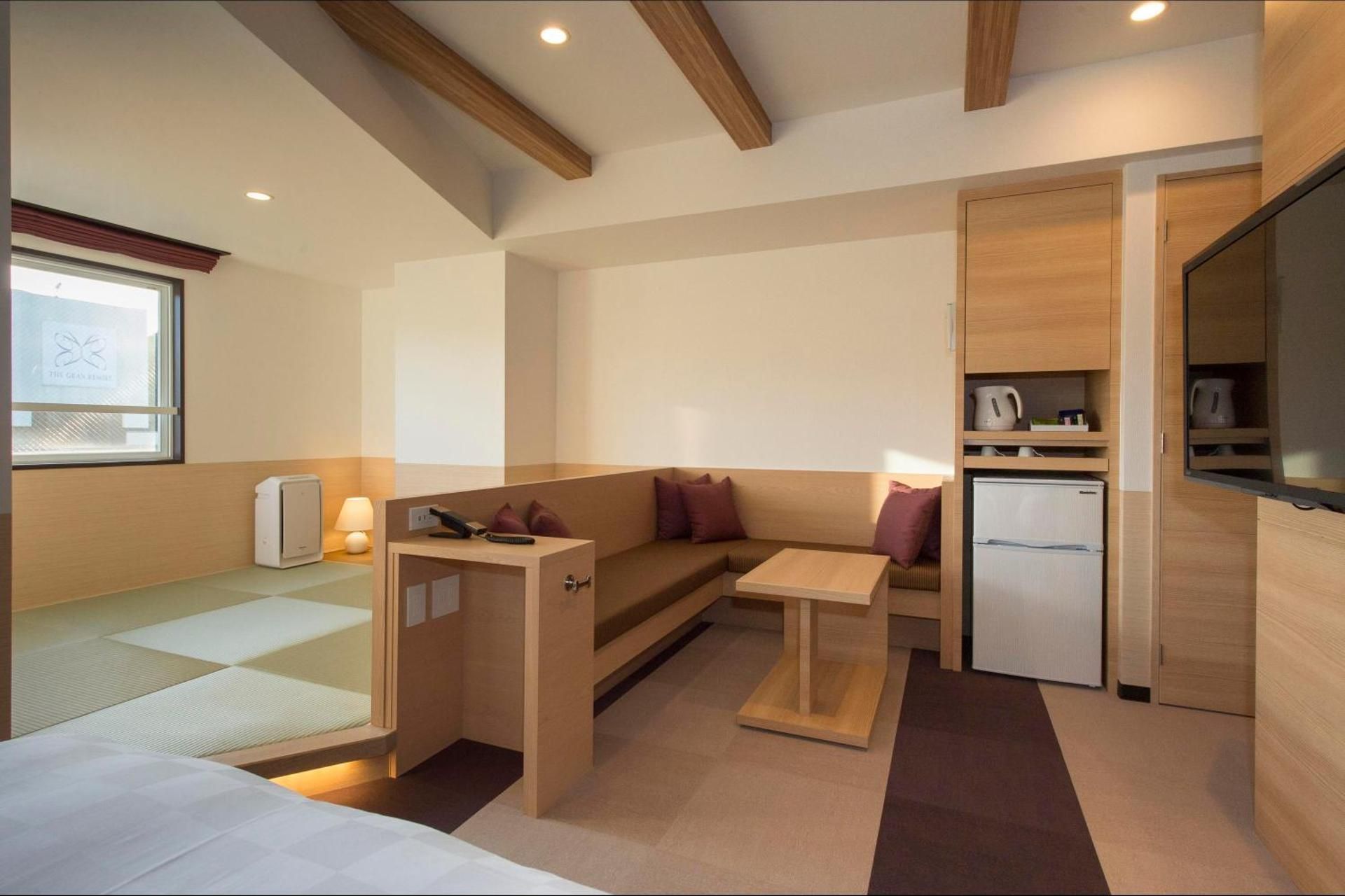 Deluxe Japanese Western Style Room