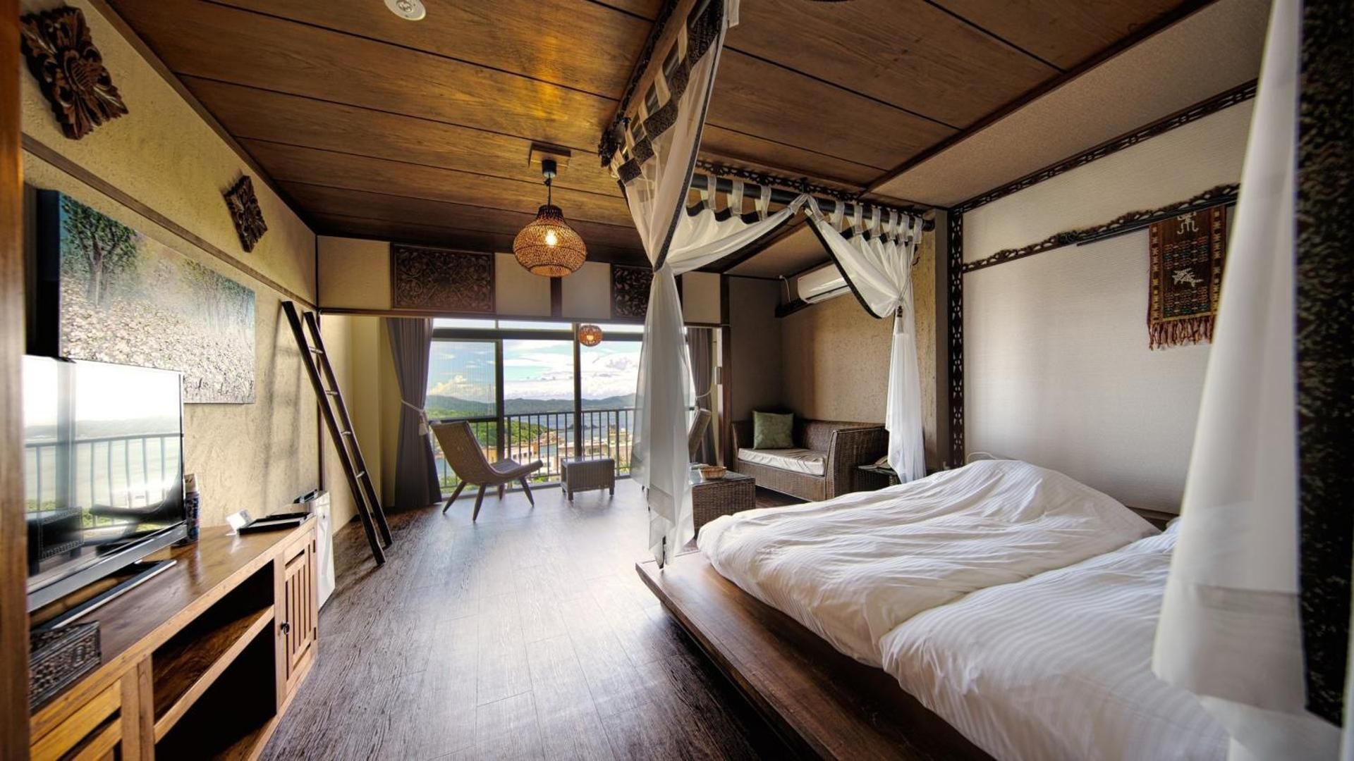 Twin Room with Low Bed