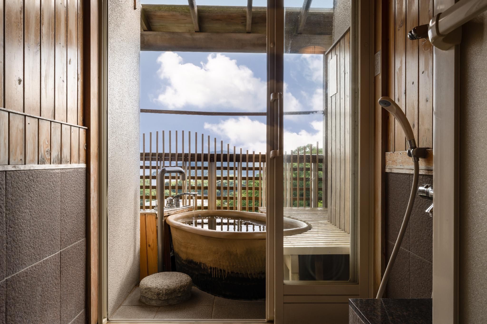 Japanese-Western Style Room with Open-Air Bath
