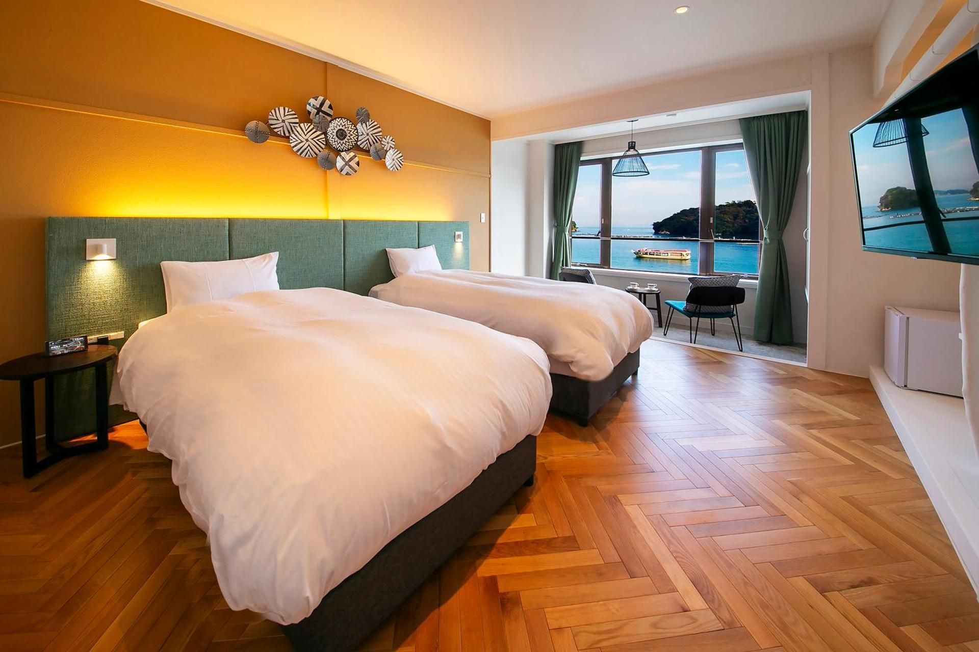 Standard Twin Room with Sea View