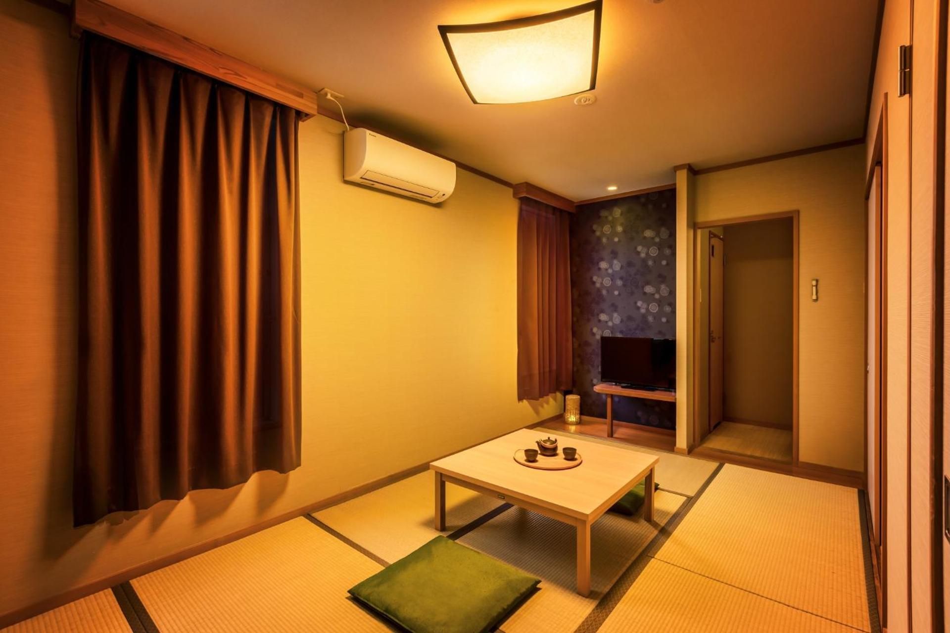 Japanese-Style Room