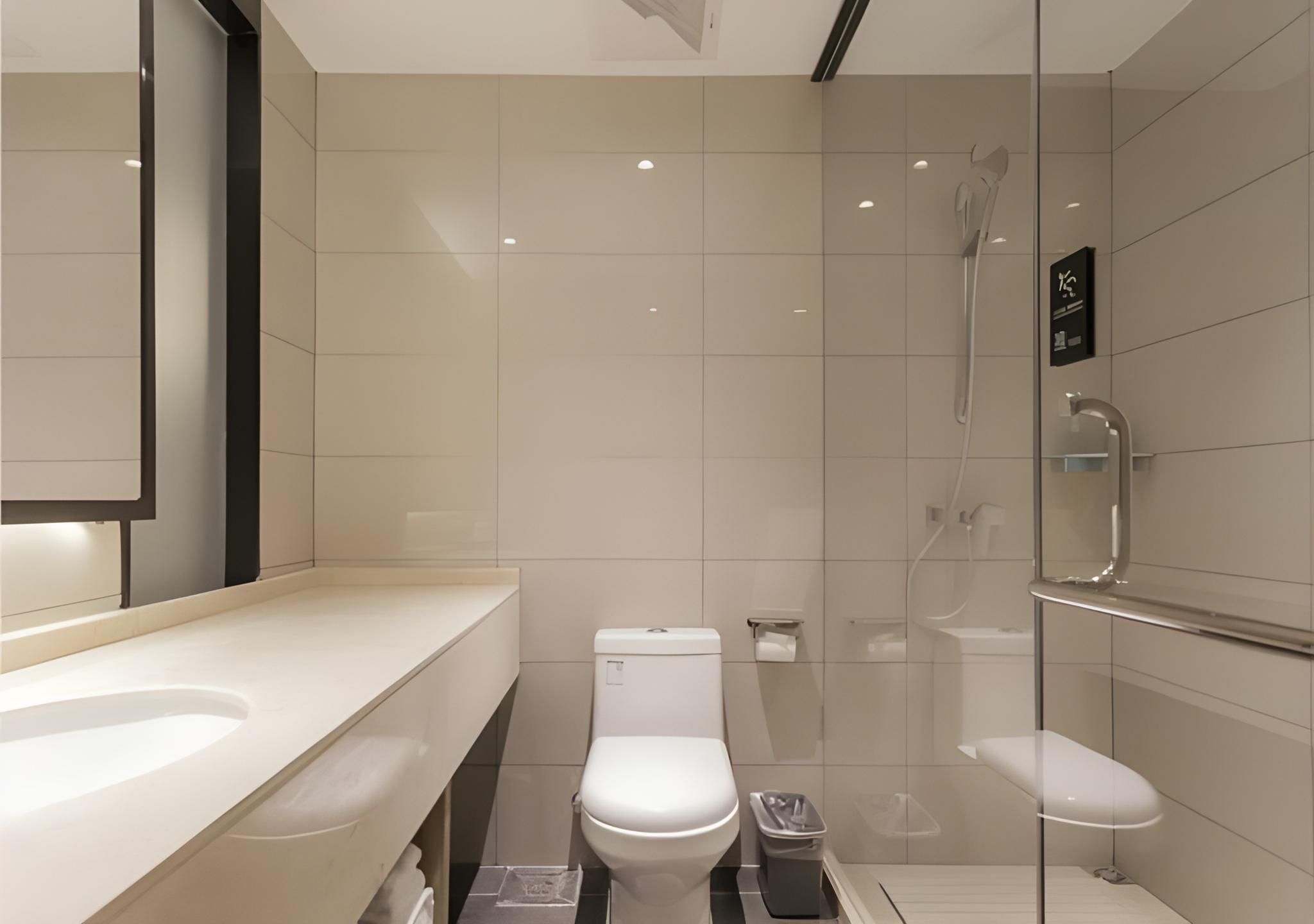 Business Queen Room